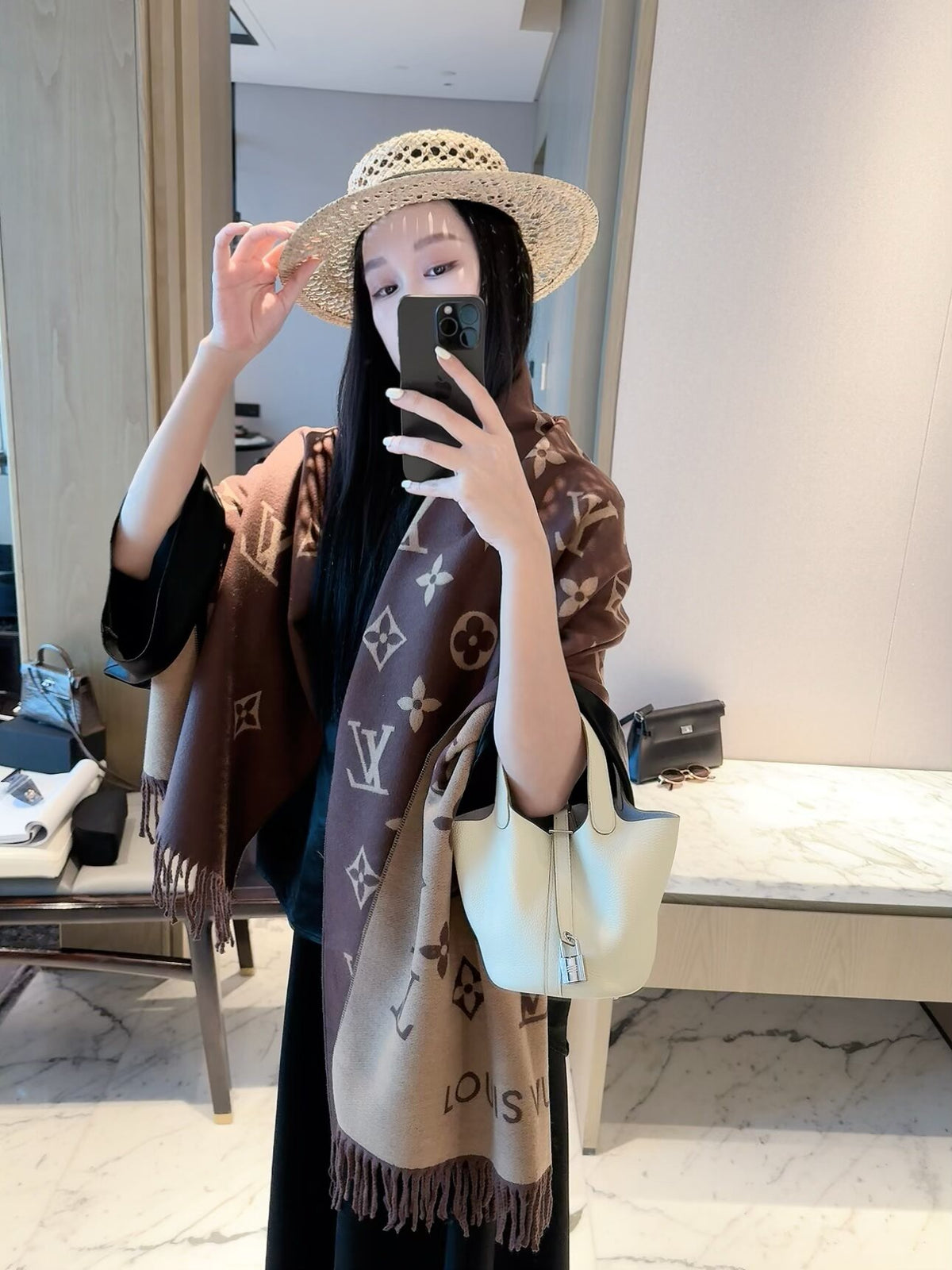 2026 New Classic Pattern Cashmere Scarf – Thickened Soft Cashmere, Elegant Fringe, Versatile Wrap