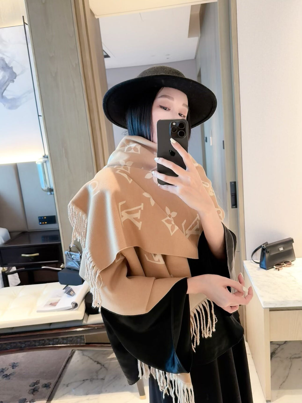 2026 New Classic Pattern Cashmere Scarf – Thickened Soft Cashmere, Elegant Fringe, Versatile Wrap