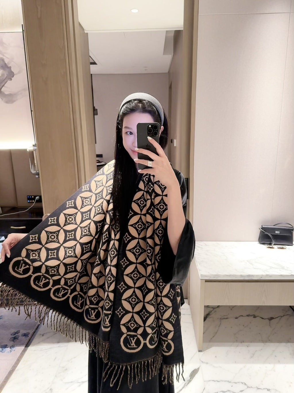 ✨ 2026 New Geometric Circle Jacquard Cashmere Scarf – Vintage Artistic Quiet Luxury