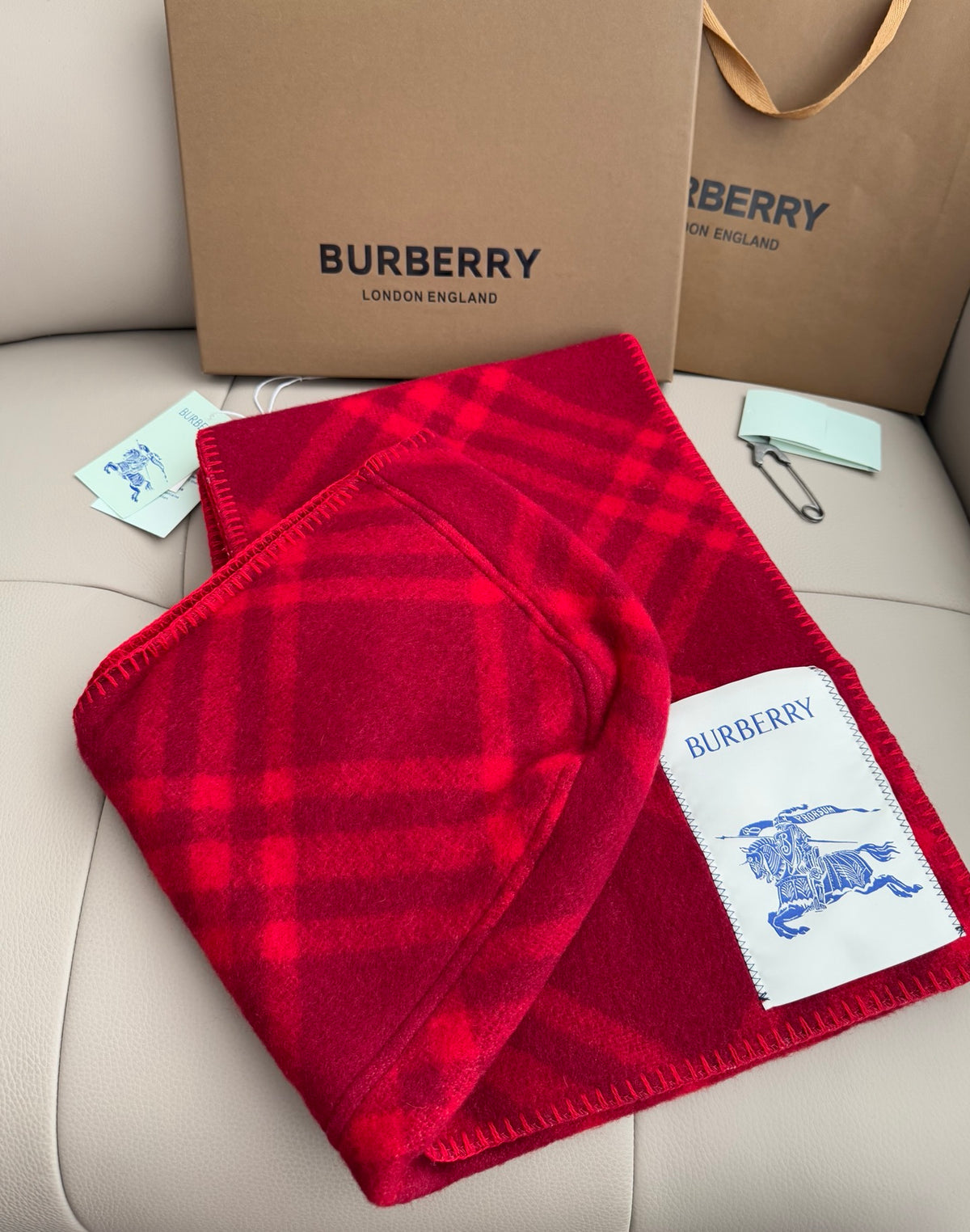 ✨ In Stock | 2025 New Year Hooded Checkered Wool Shawl – Elegant Blanket-Style Wrap
