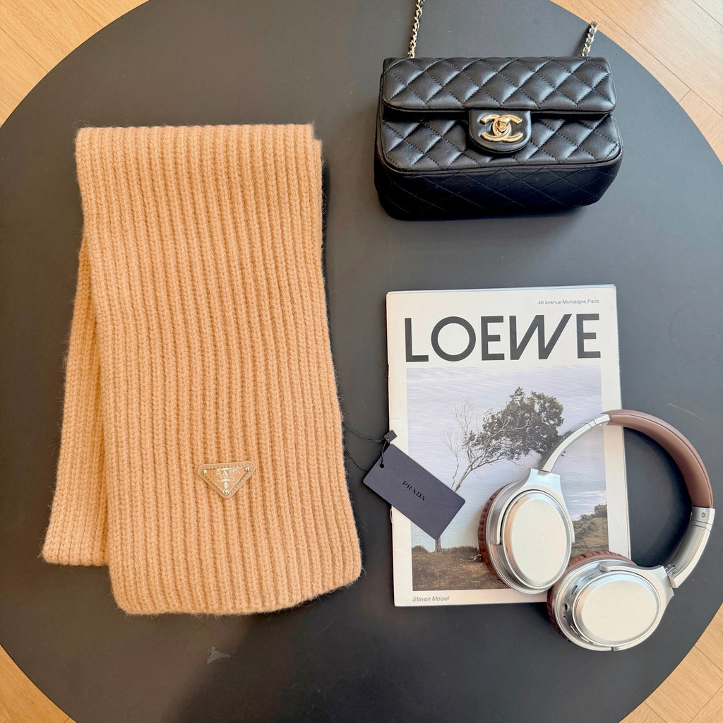 💰 New Classic Couple's Lambswool Scarf 📦 – Elegant & Minimalist