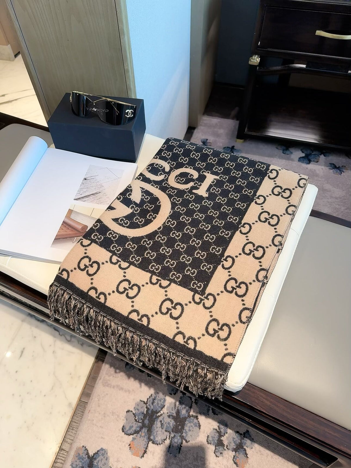 ✨ 2026 New Vintage Geometric Jacquard Cashmere Scarf – Refined Heritage Style