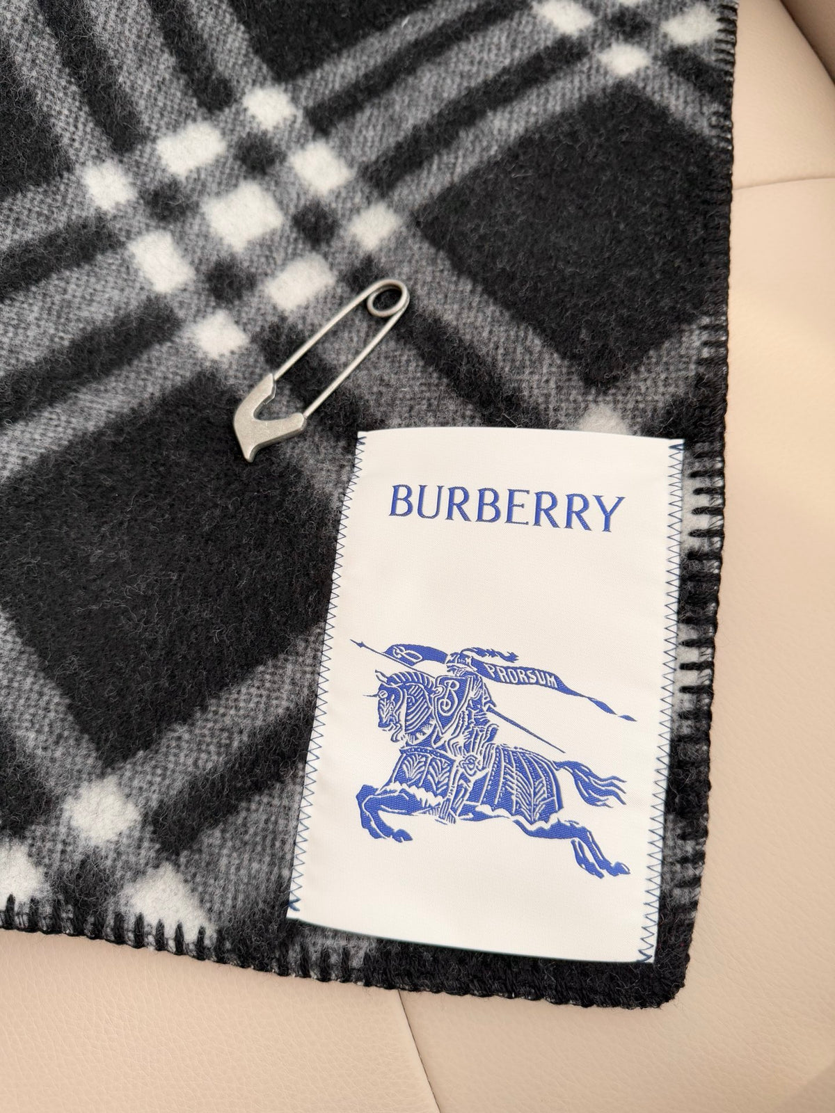 💰✨✨ In Stock | 2025 New Year Hooded Checkered Wool Shawl – Elegant Blanket-Style Wrap