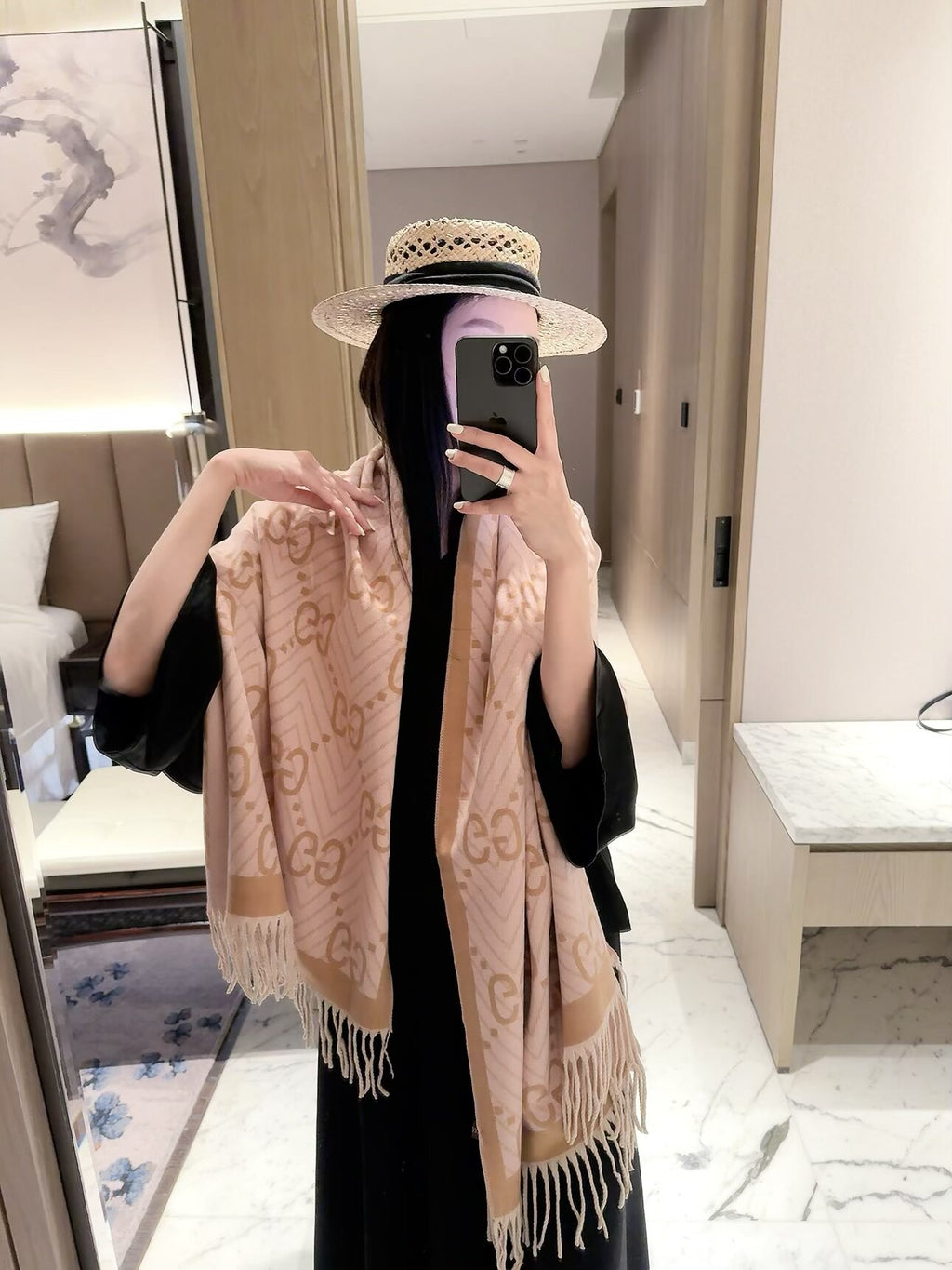 2026 New Chevron Wave Cashmere Scarf – Geometric Jacquard, Contrast Border, Vintage-Inspired Style