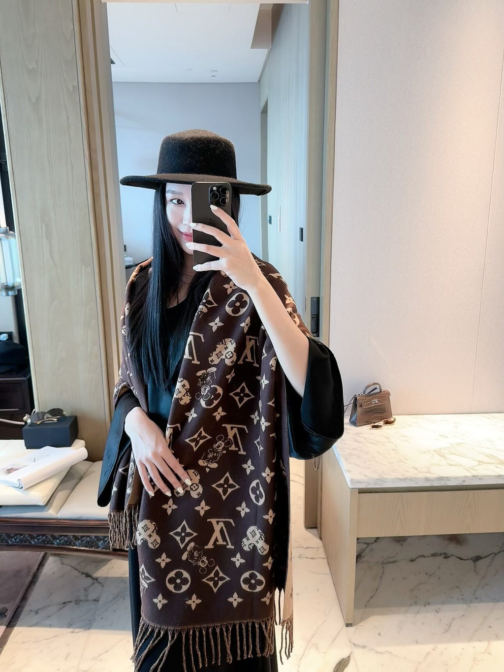 ✨ 2026 New Playful Vintage Jacquard Cashmere Scarf – Cute & Refined Scarf & Wrap