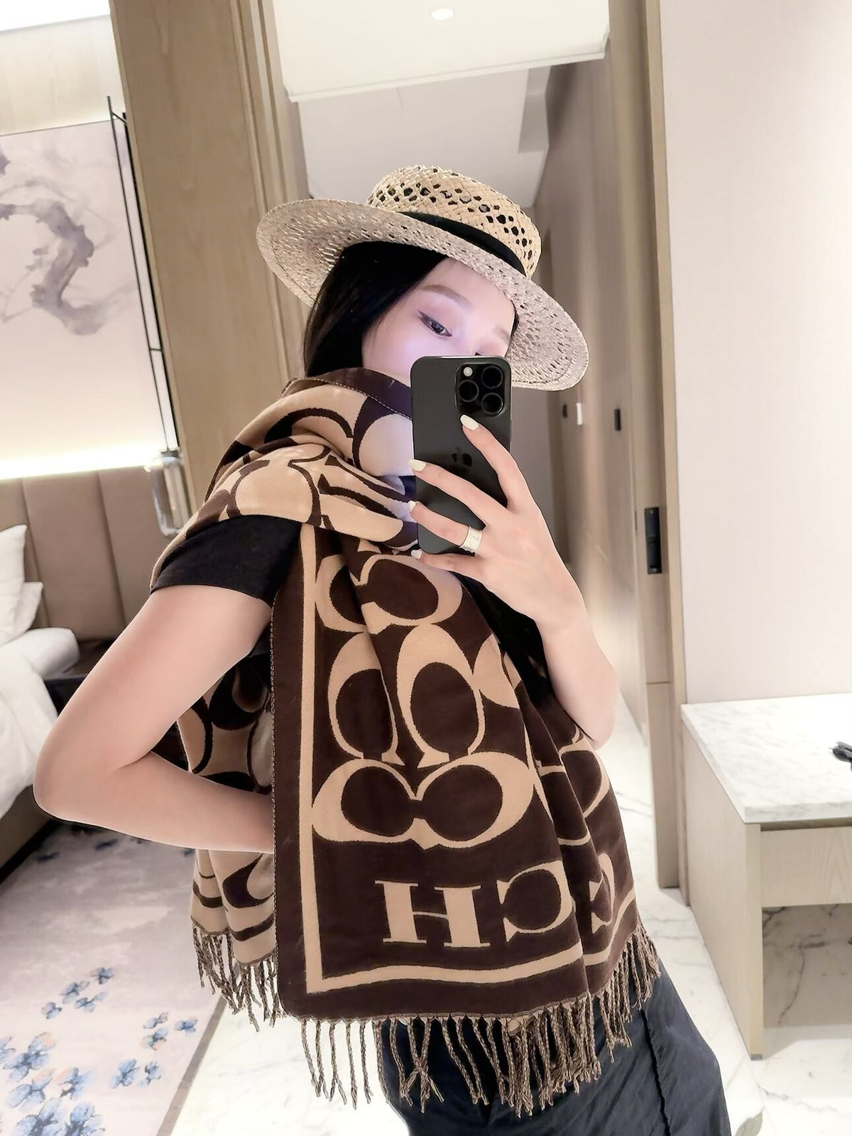 2026 New Classic Letter Pattern Cashmere Scarf ✨ Soft Thick Cashmere, Versatile Scarf & Wrap