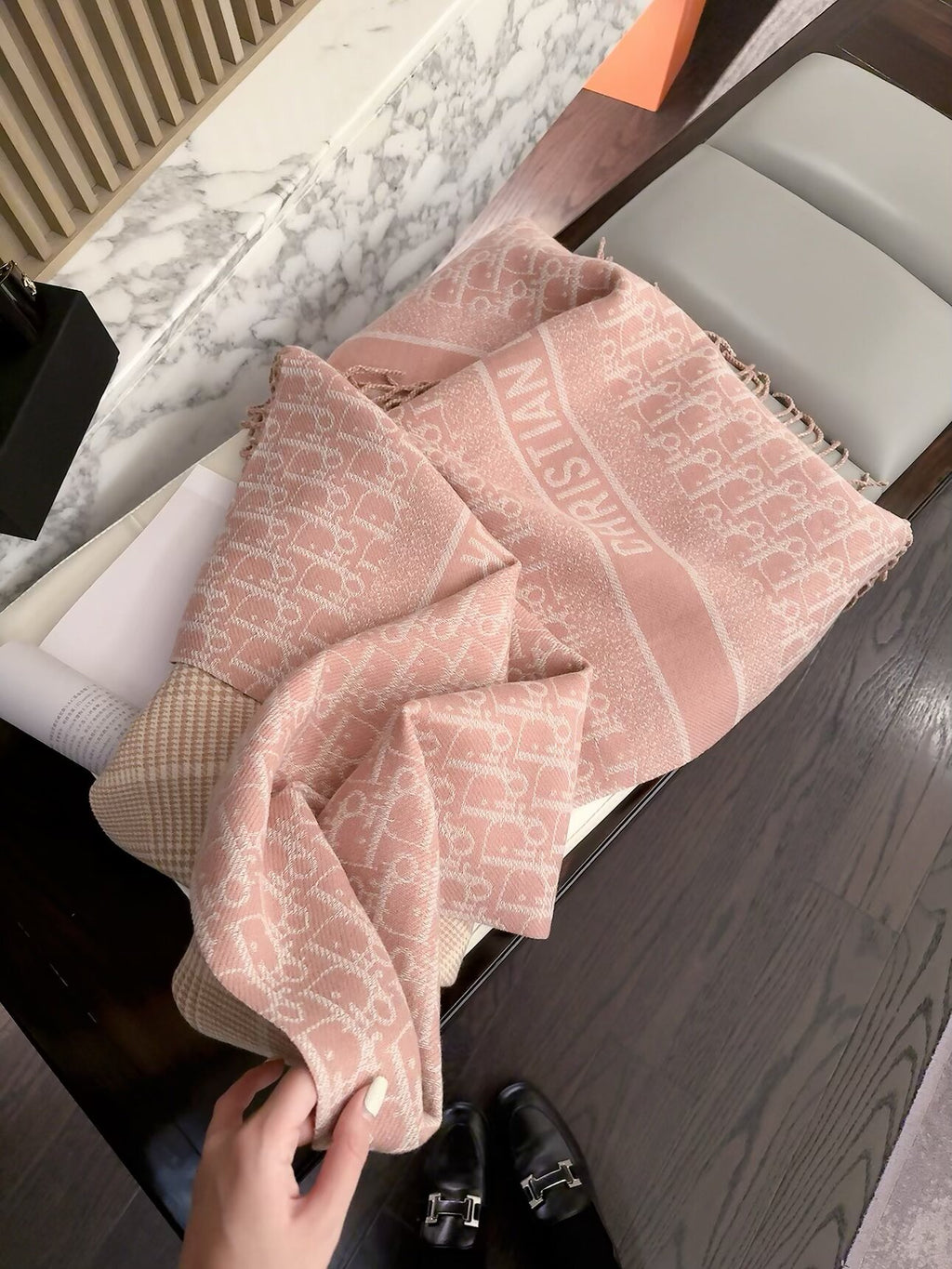 ✨ 2026 New Double-Sided Cashmere Scarf – Two Patterns, Two Styles