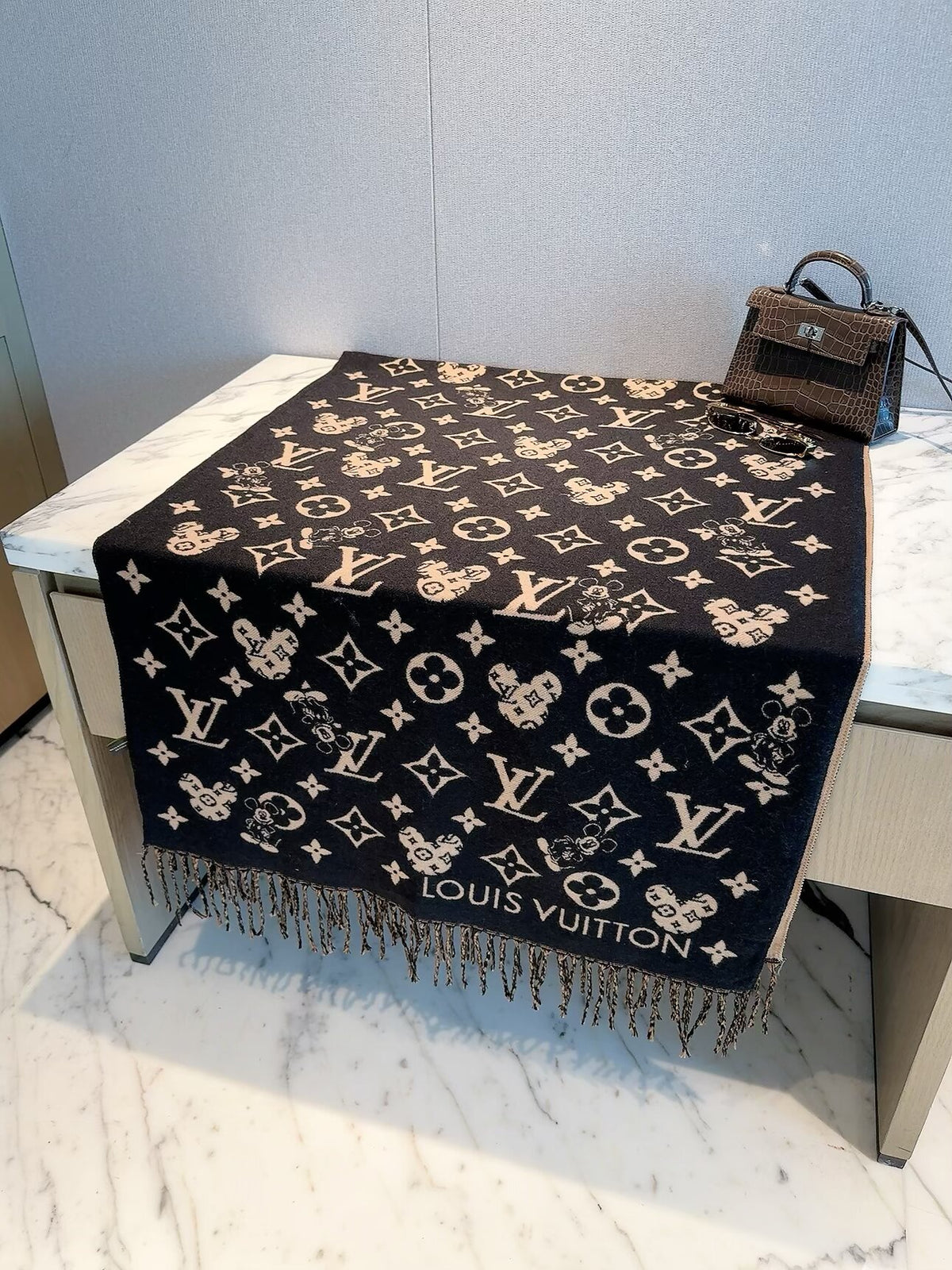 ✨ 2026 New Playful Vintage Jacquard Cashmere Scarf – Cute & Refined Scarf & Wrap