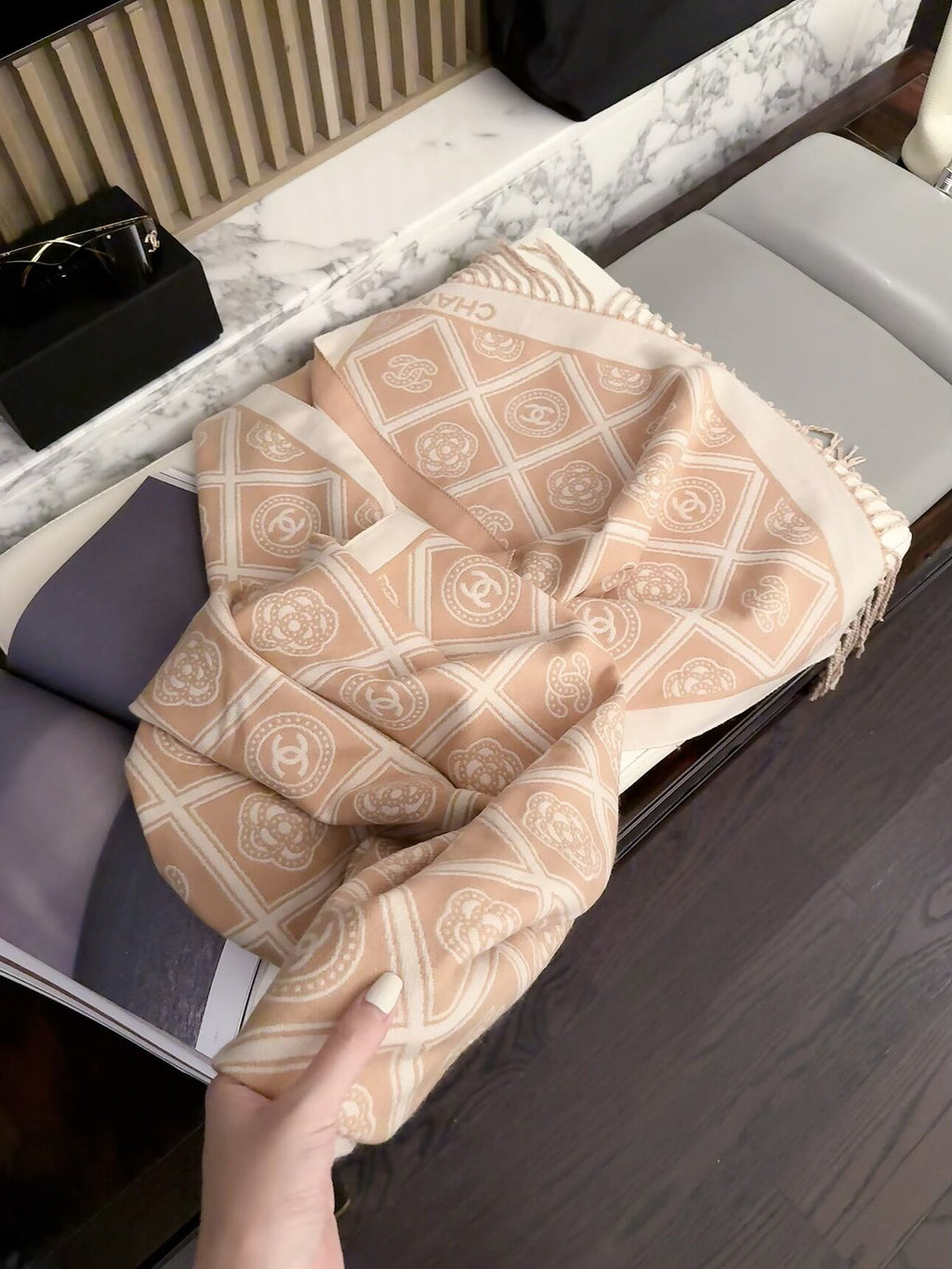 ✨ 2026 New Vintage Diamond Jacquard Cashmere Scarf – Refined Retro Elegance