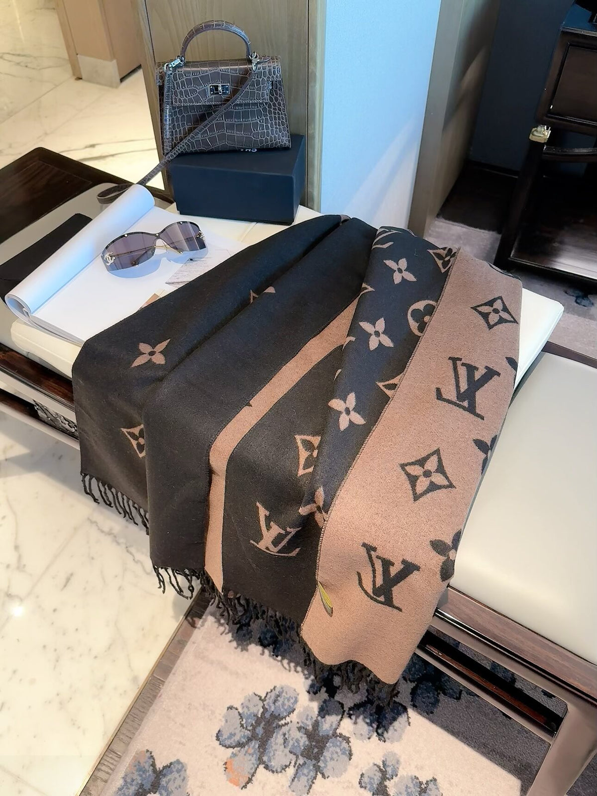 2026 New Classic Pattern Cashmere Scarf – Thickened Soft Cashmere, Elegant Fringe, Versatile Wrap