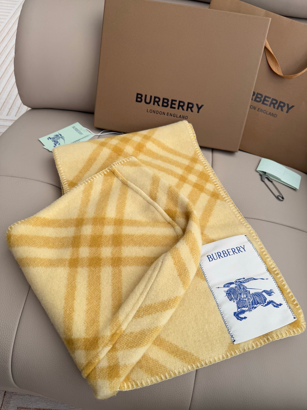 ✨ In Stock | 2025 New Year Hooded Checkered Wool Shawl – Elegant Blanket-Style Wrap