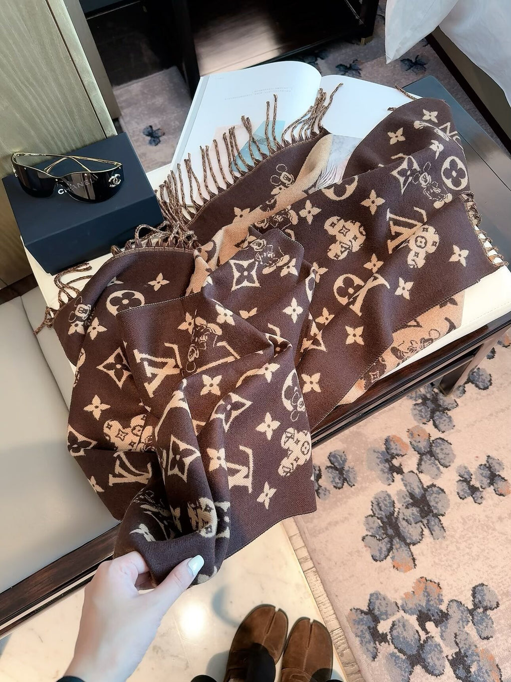 ✨ 2026 New Playful Vintage Jacquard Cashmere Scarf – Cute & Refined Scarf & Wrap