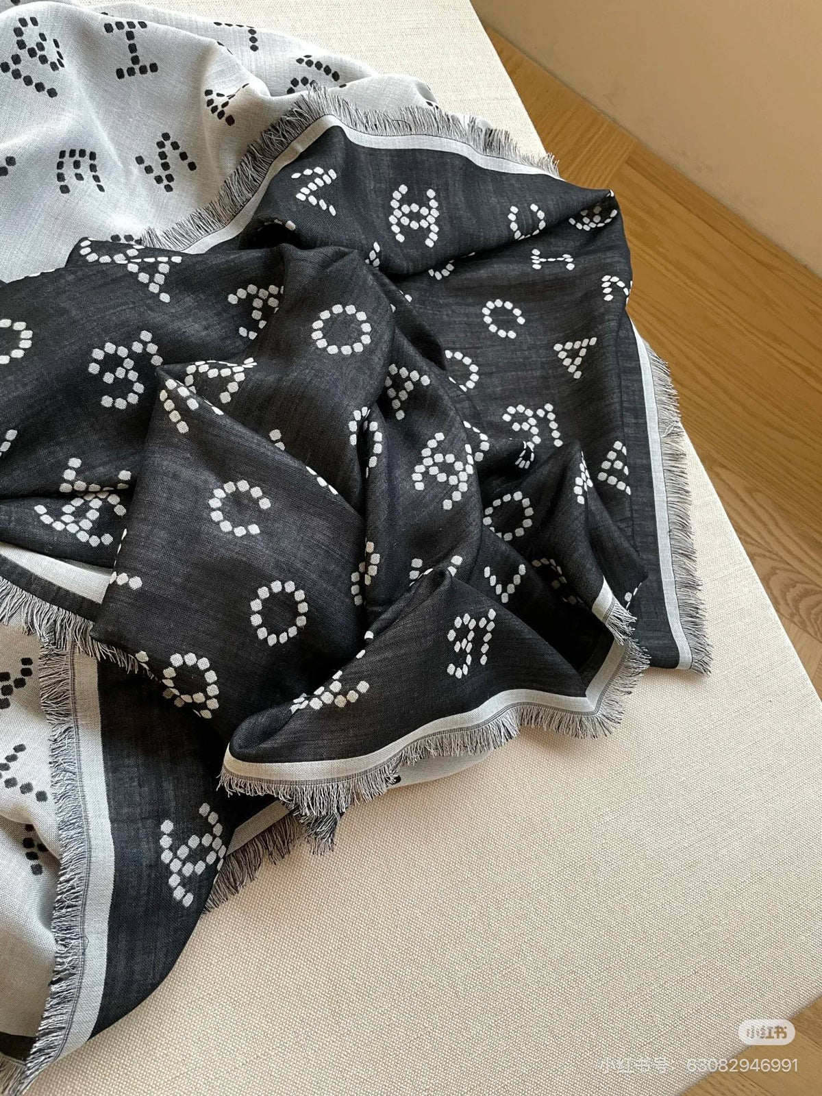 🖤 Double-Sided Jacquard Wool & Silk Square Scarf ‼️