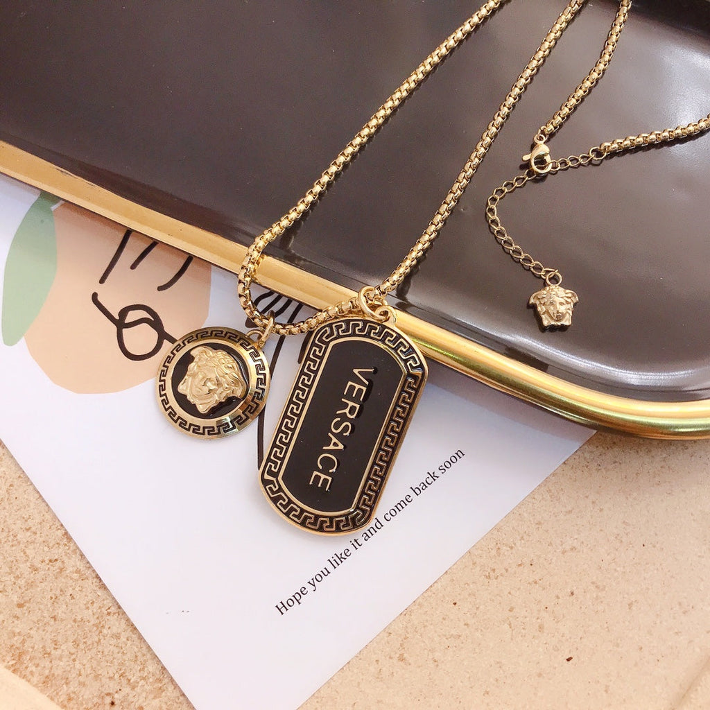Beauty Avatar Square Card Necklace