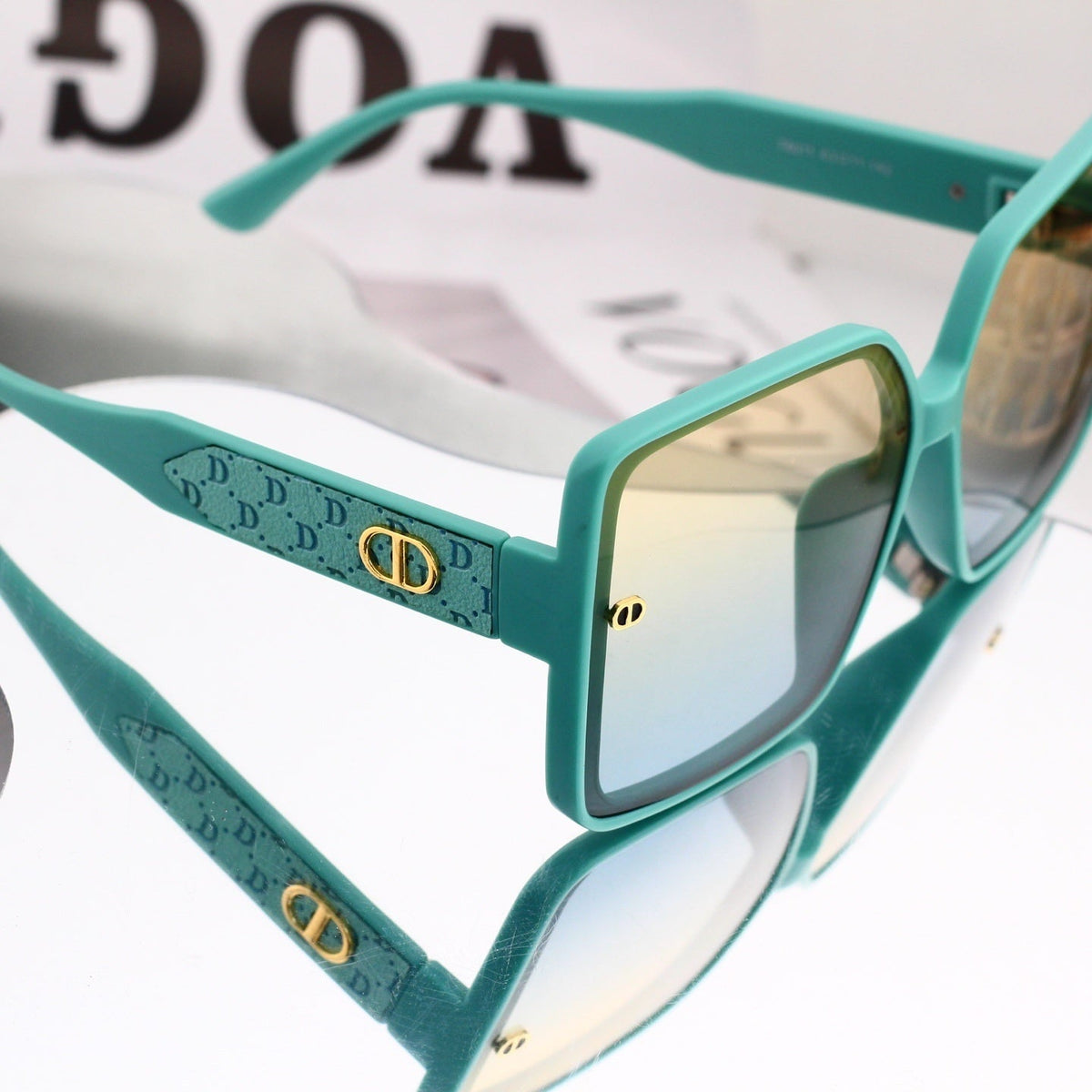 Simple and stylish metal sunglasses 68810