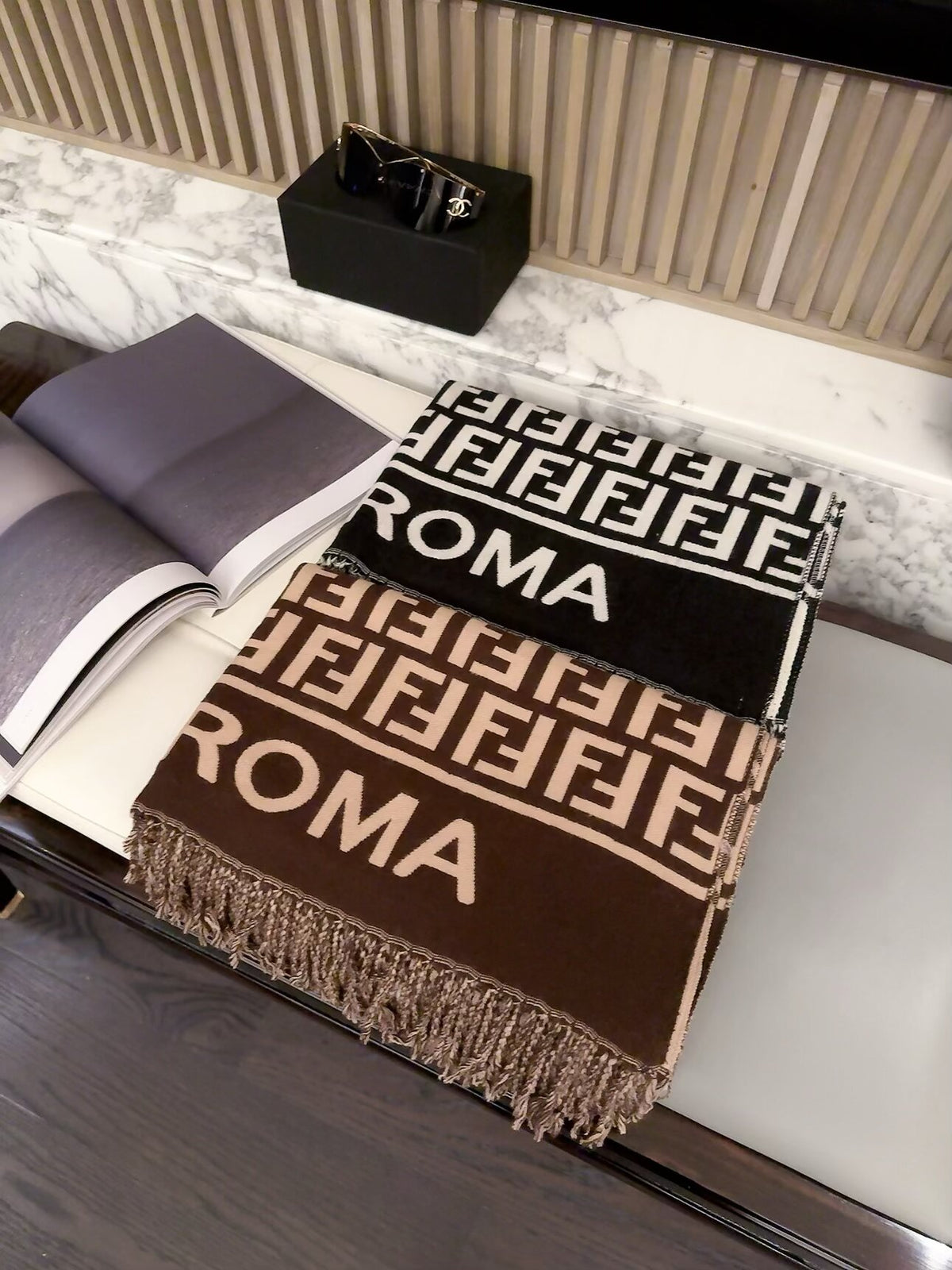 2026 New Geometric Jacquard Cashmere Scarf ✨｜Soft & Warm, Versatile Scarf & Wrap