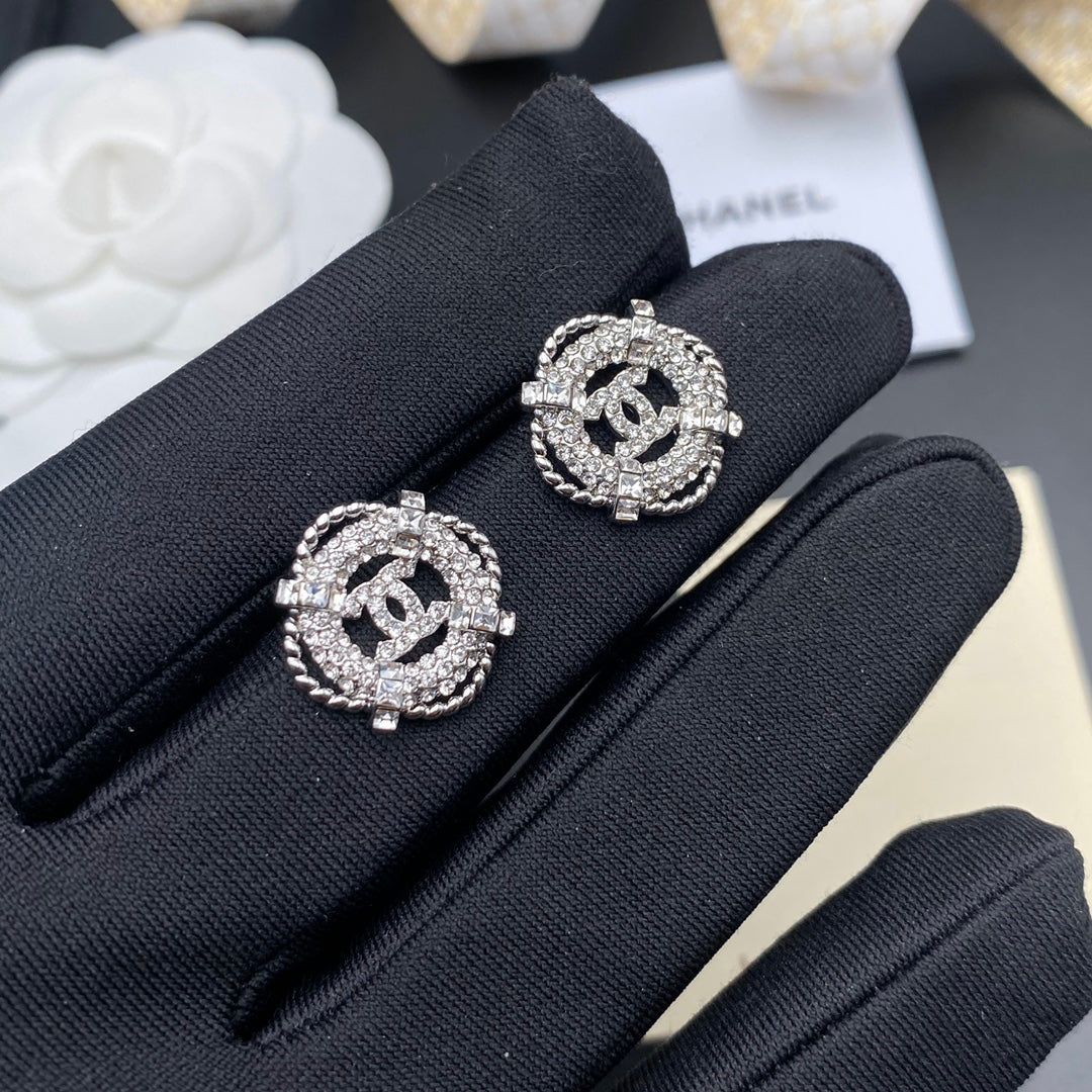 Temperament Full Diamond Earrings