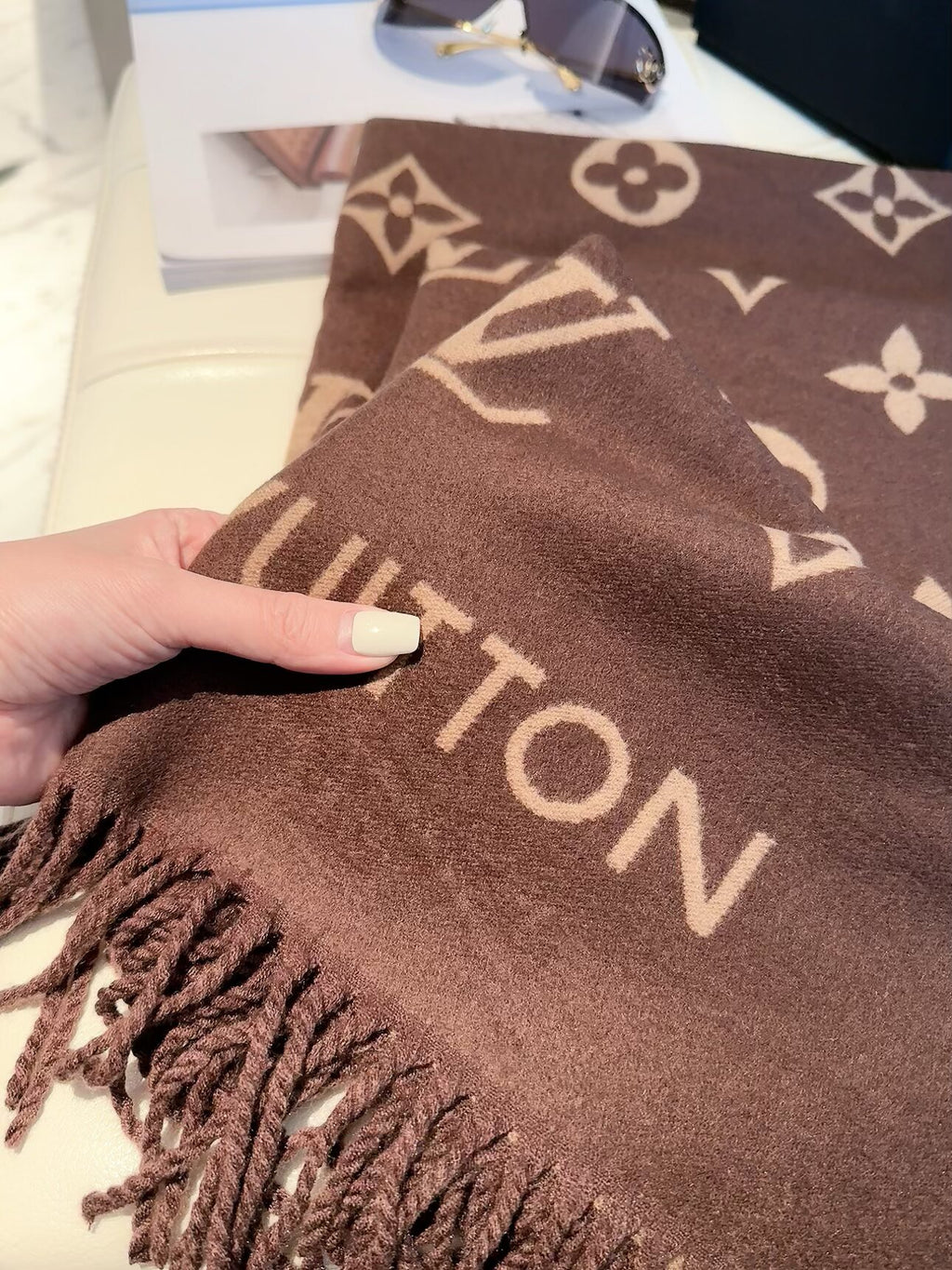 2026 New Classic Pattern Cashmere Scarf – Thickened Soft Cashmere, Elegant Fringe, Versatile Wrap