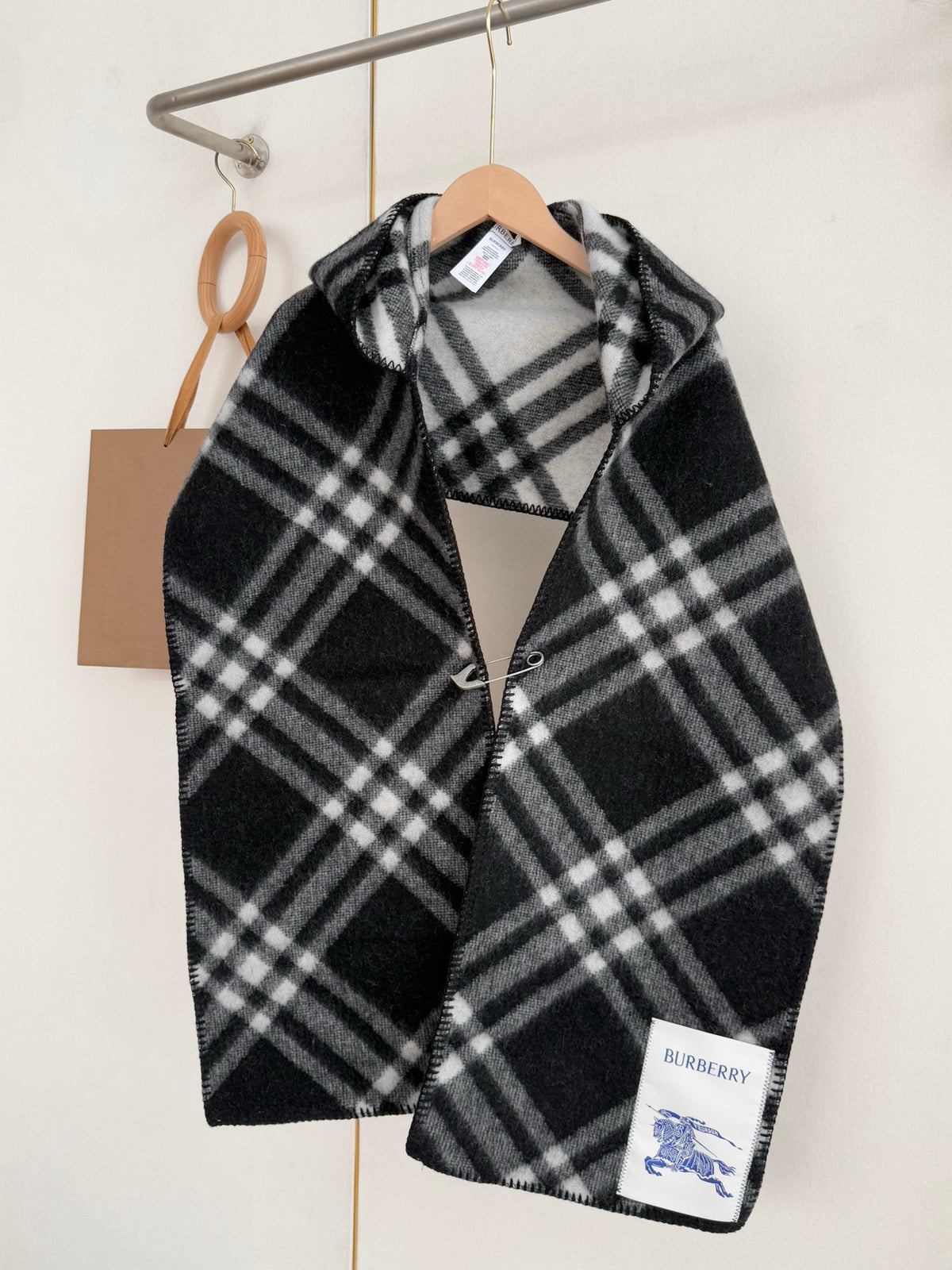 💰✨✨ In Stock | 2025 New Year Hooded Checkered Wool Shawl – Elegant Blanket-Style Wrap