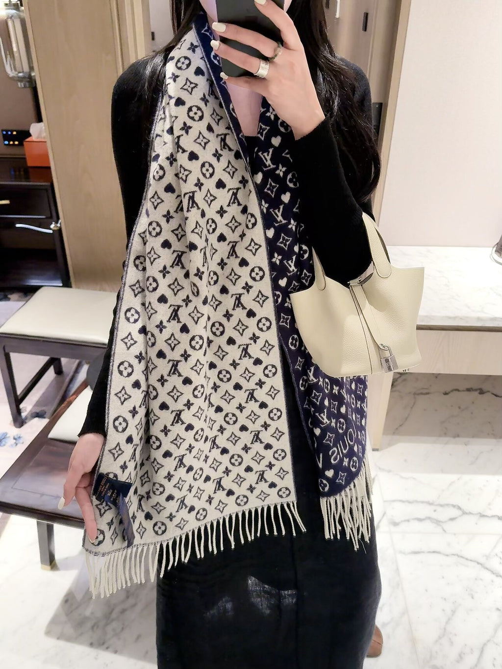 2026 New Heart Jacquard Cashmere Scarf – Sweet & Refined Winter Style