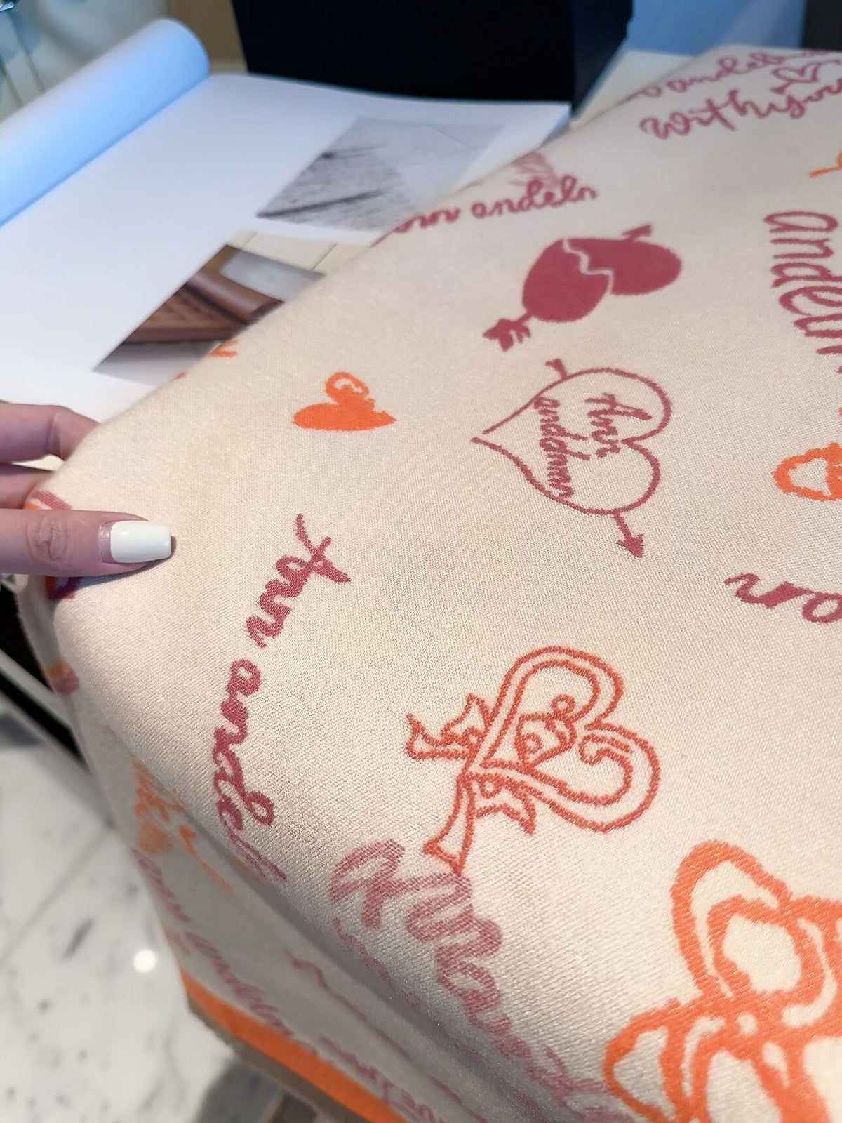 2026 New Handwritten Heart Cashmere Scarf – Playful Graffiti Design, Soft & Cozy Winter Wrap