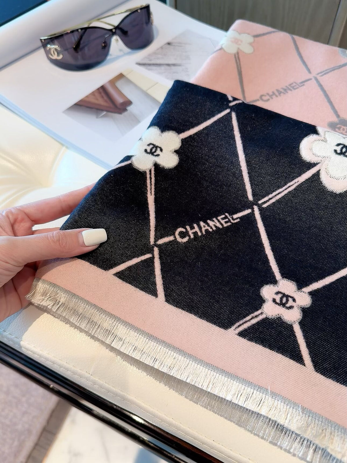 2026 New Diamond Camellia Cashmere Scarf – Elegant Floral Jacquard, Soft French-Inspired Style
