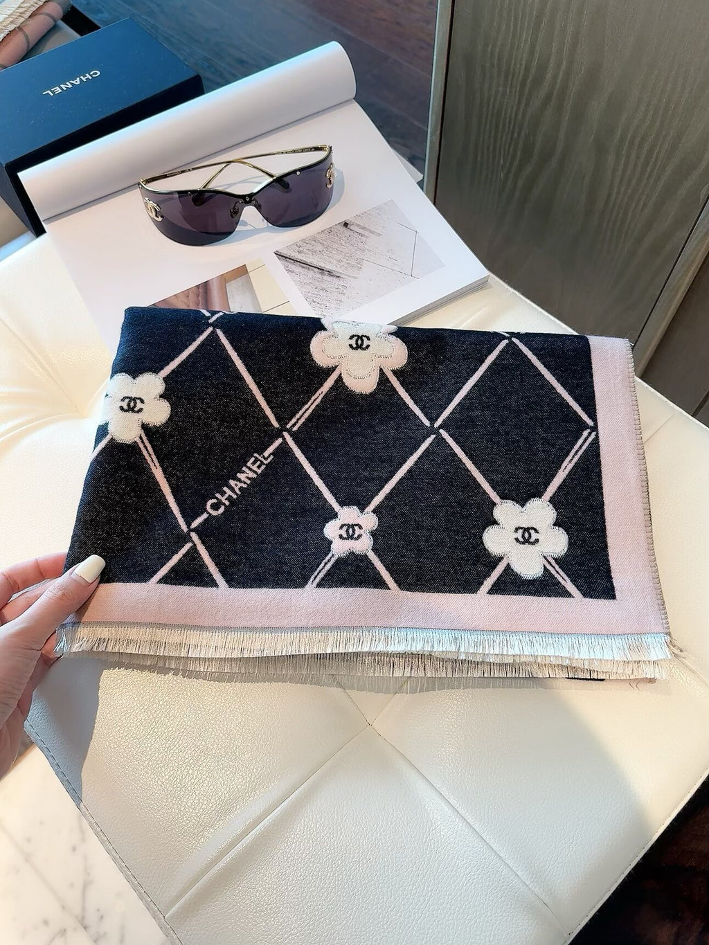 2026 New Diamond Camellia Cashmere Scarf – Elegant Floral Jacquard, Soft French-Inspired Style