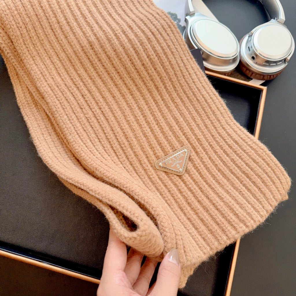 💰 New Classic Couple's Lambswool Scarf 📦 – Elegant & Minimalist