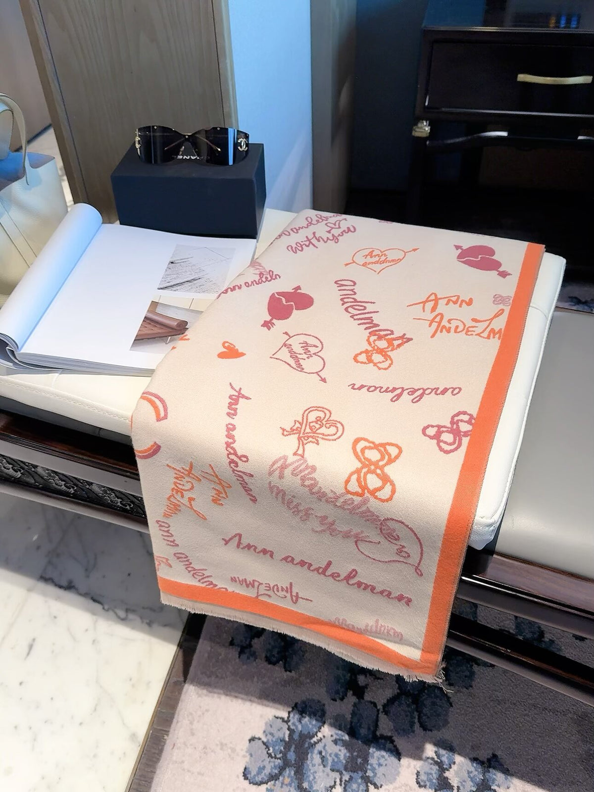 2026 New Handwritten Heart Cashmere Scarf – Playful Graffiti Design, Soft & Cozy Winter Wrap