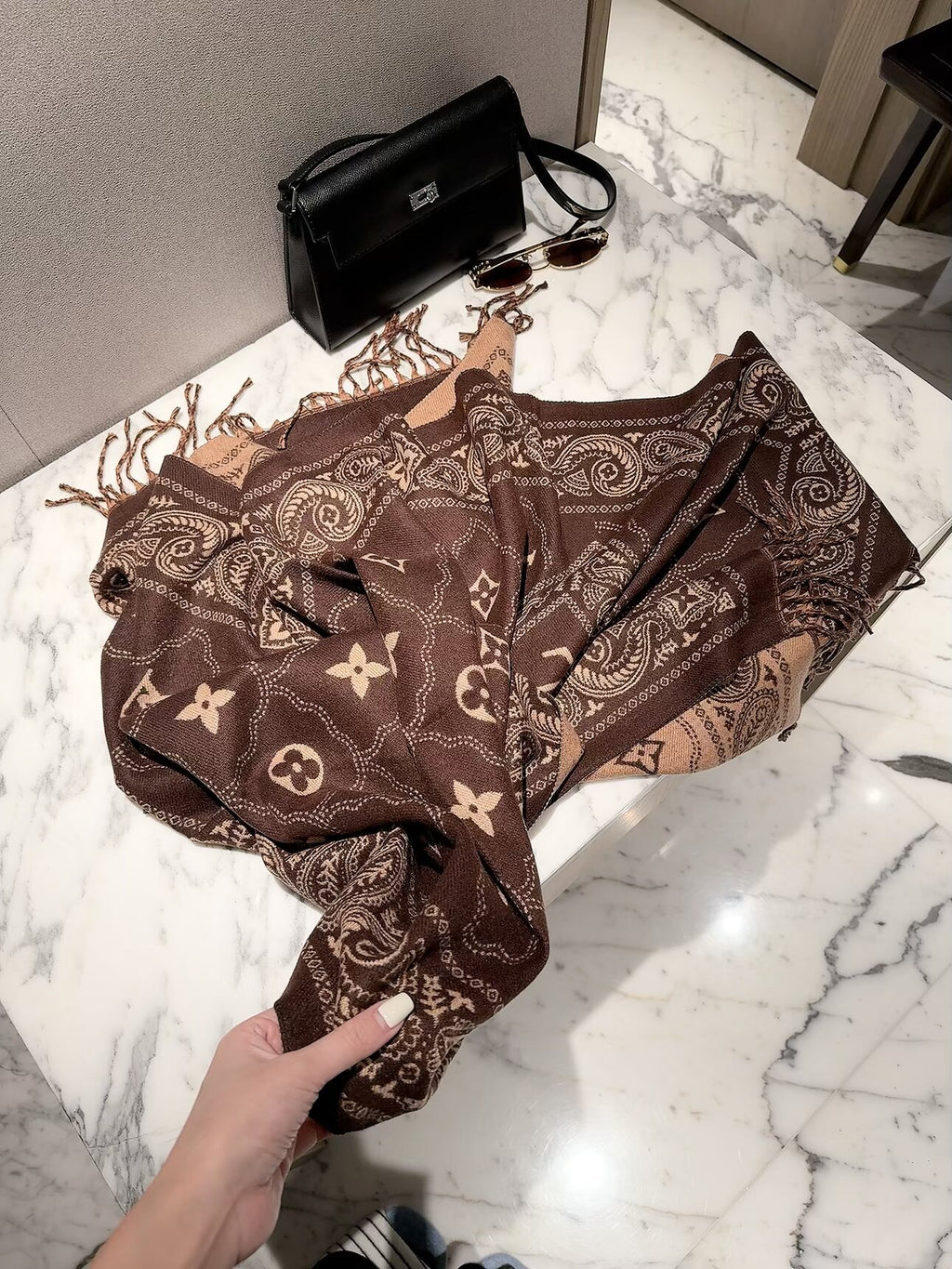 2026 New Vintage Paisley Cashmere Scarf – Ornamental Border, Exotic Heritage Style