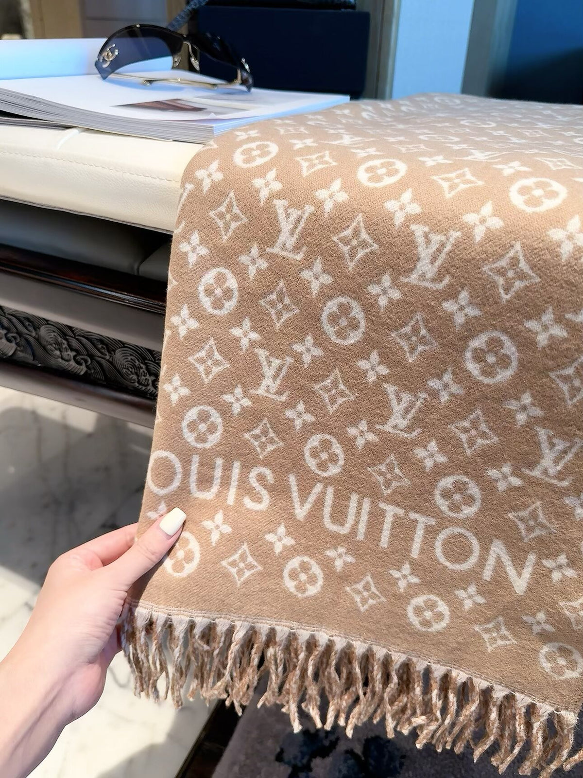 ✨ 2026 New Classic Heritage Jacquard Cashmere Scarf – Timeless Quiet Luxury