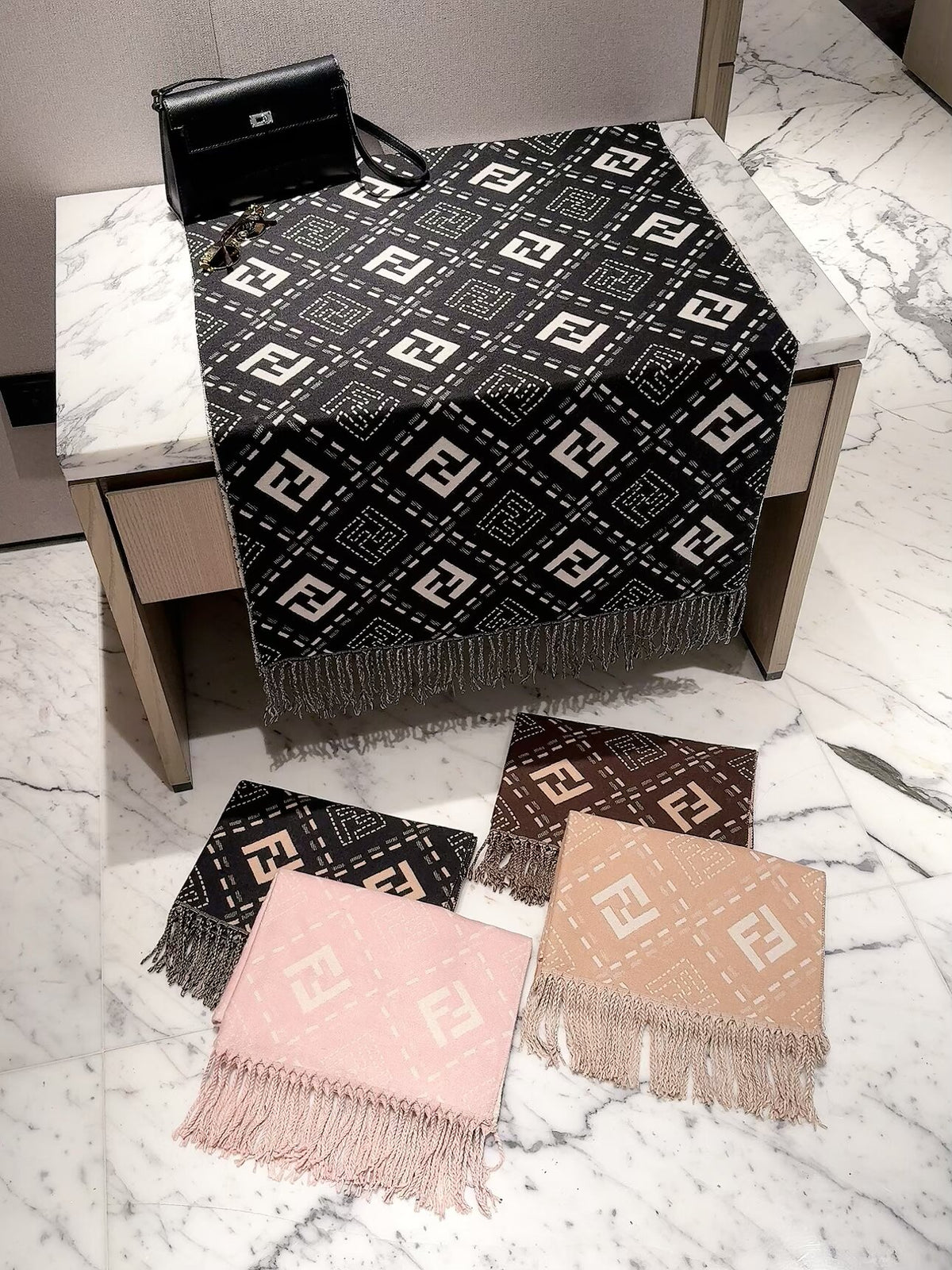 2026 New Geometric Jacquard Cashmere Scarf – Soft Thick Cashmere, Reversible Styling, Multiple Colors