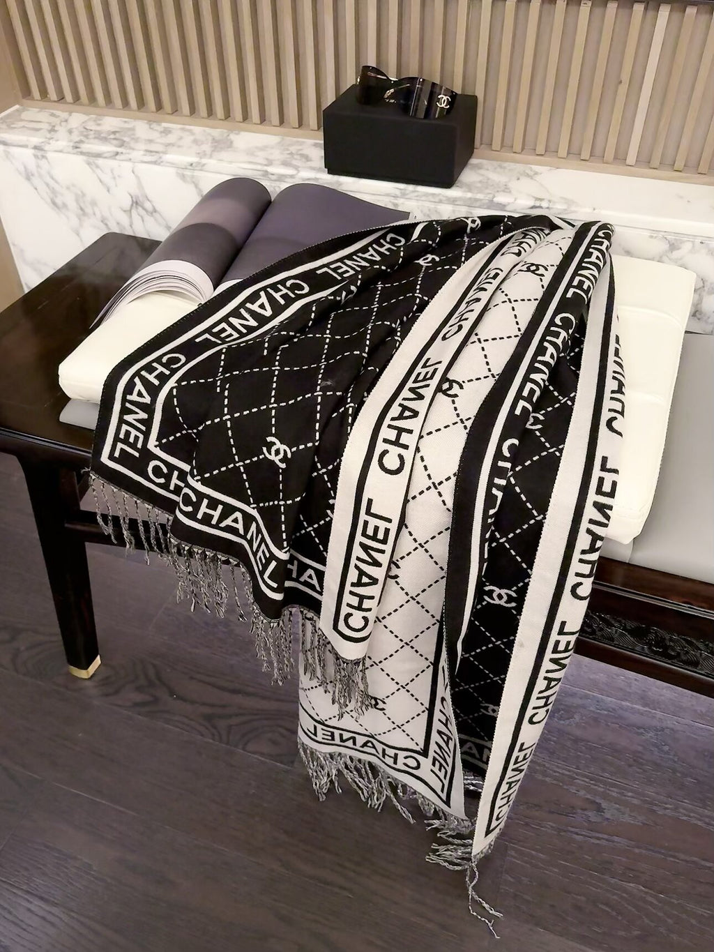 ✨ 2026 New Diamond Jacquard Cashmere Scarf – Soft, Elegant & Luxurious