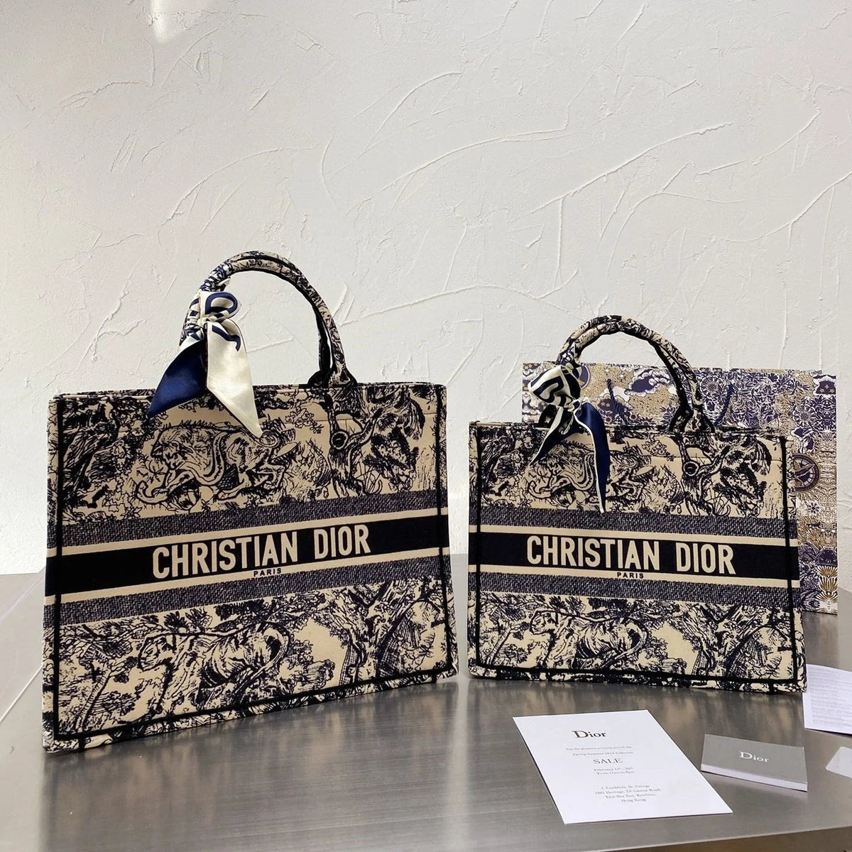 Embroidered shopping bag