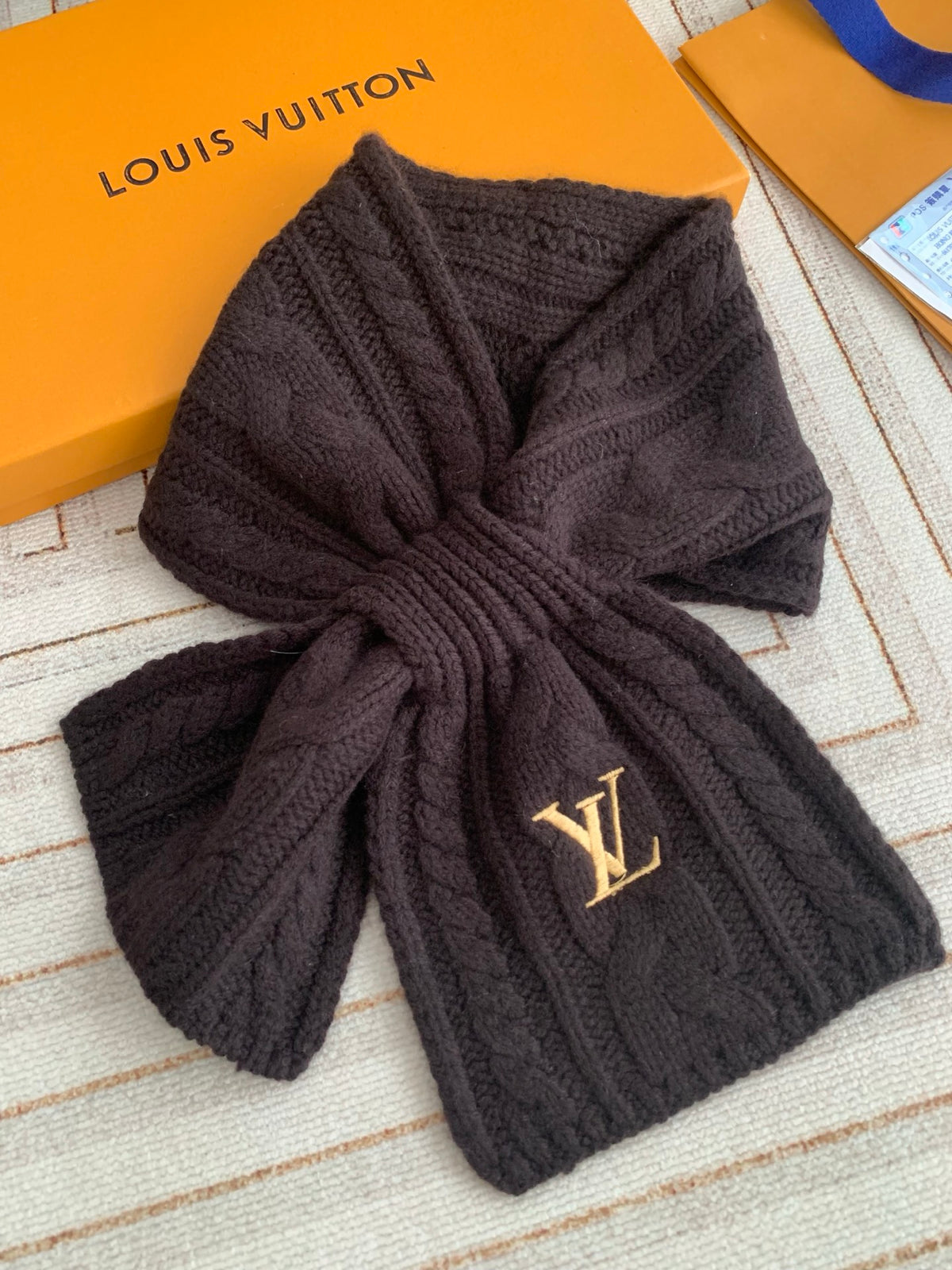 Never Freeze Wool Scarf – 100% Wool Warm Neck Wrap, 135 × 20 cm