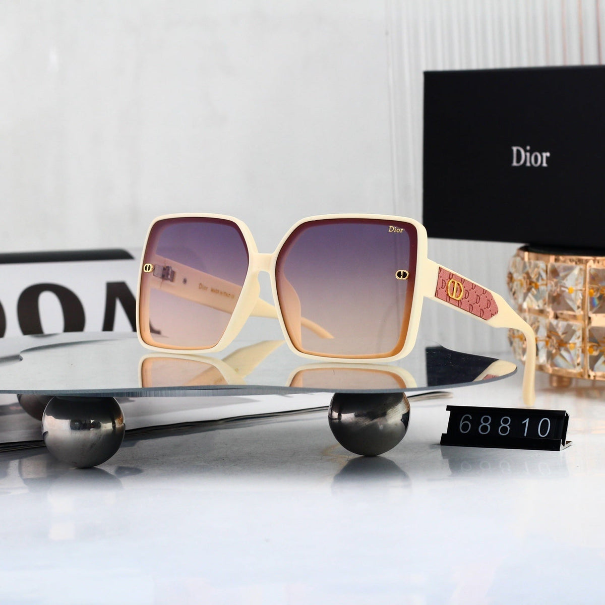 Simple and stylish metal sunglasses 68810