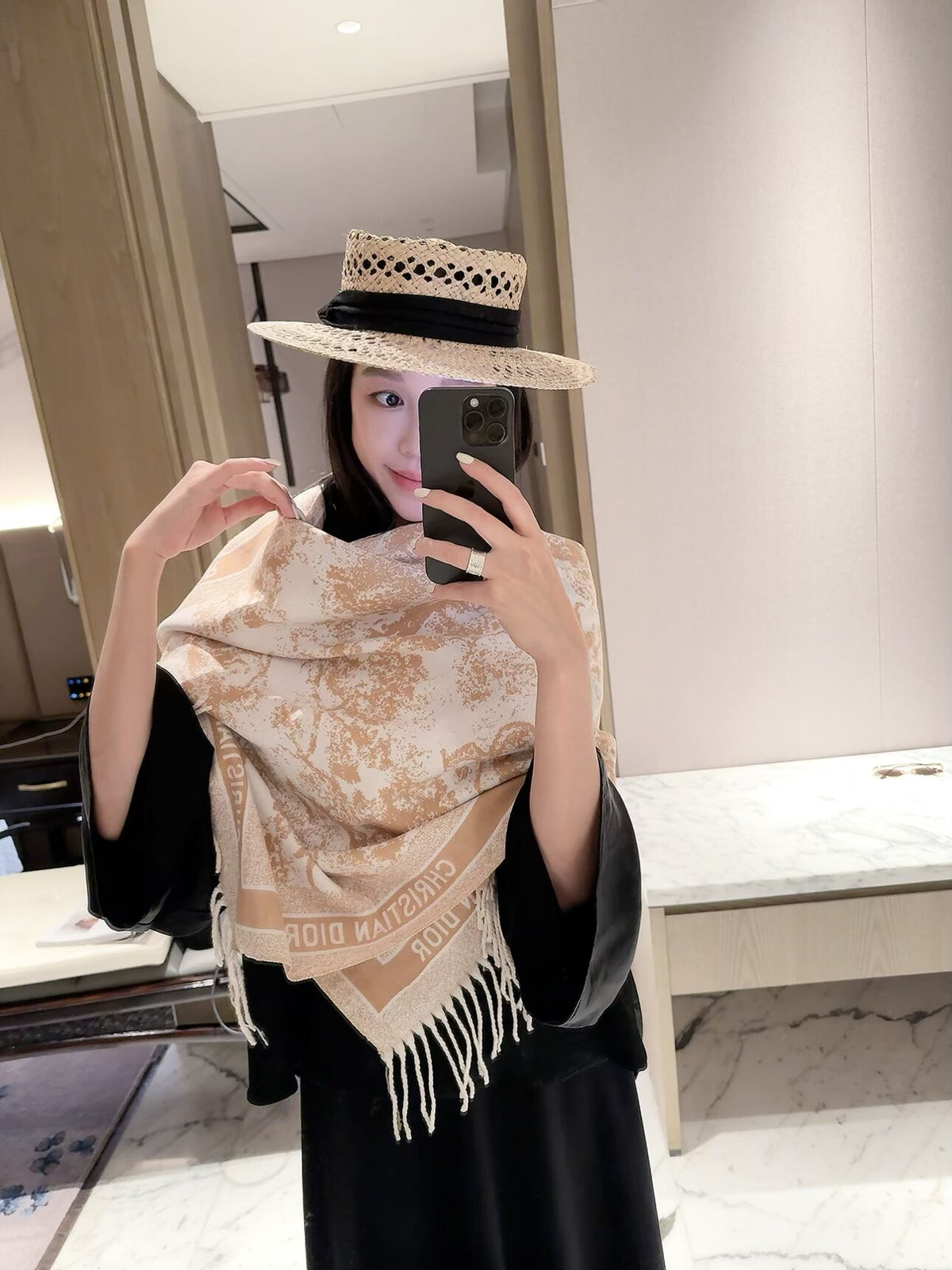 2026 New Jungle Animal Cashmere Scarf – Artistic Botanical Jacquard, French-Inspired Vintage Style
