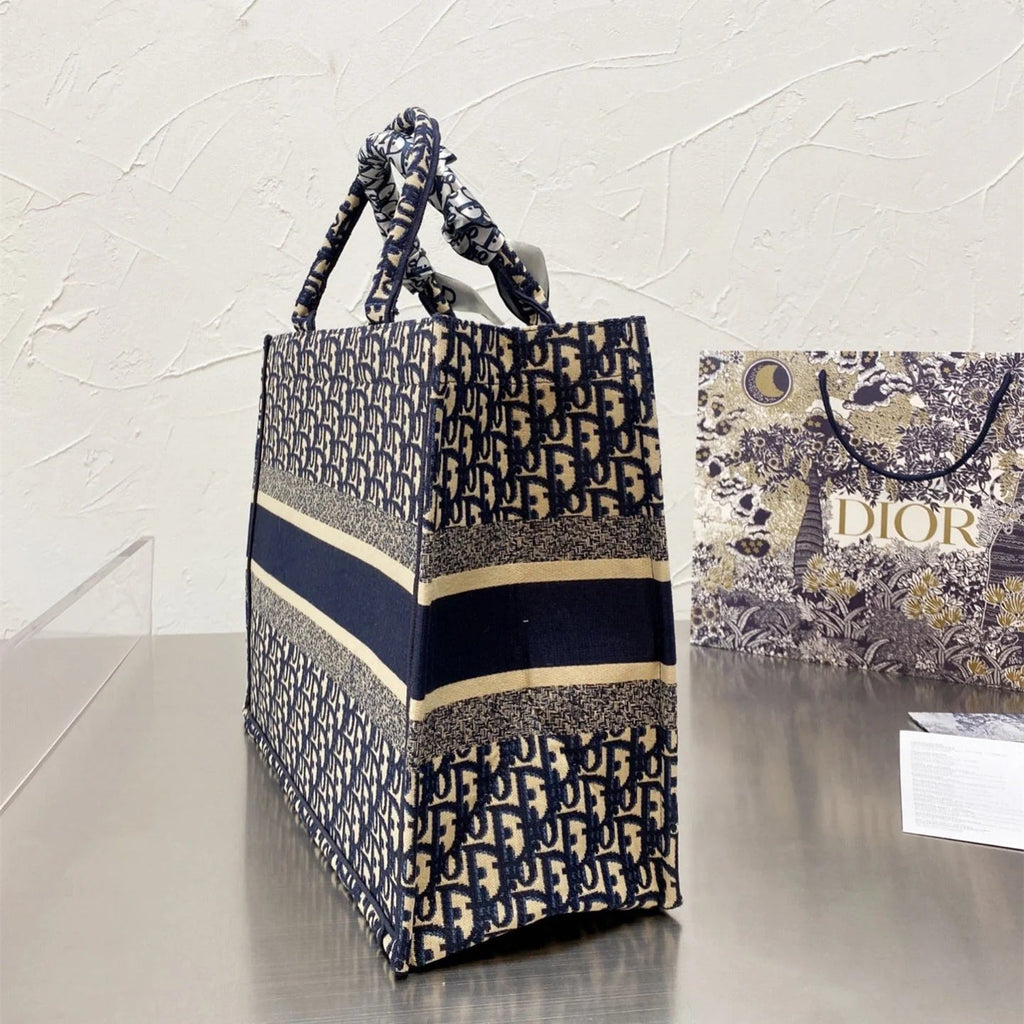 BOOK TOTE