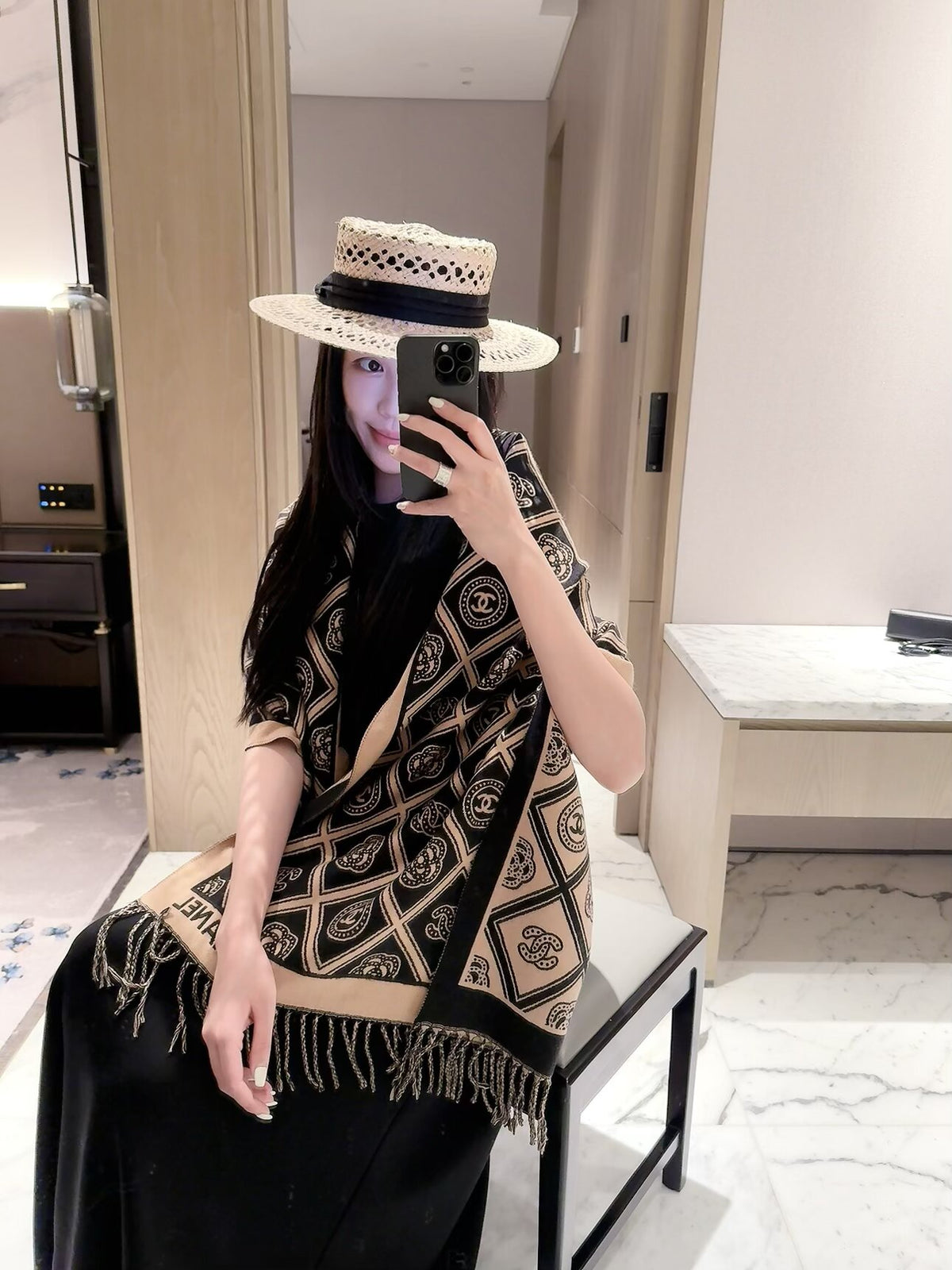 ✨ 2026 New Vintage Diamond Jacquard Cashmere Scarf – Refined Retro Elegance