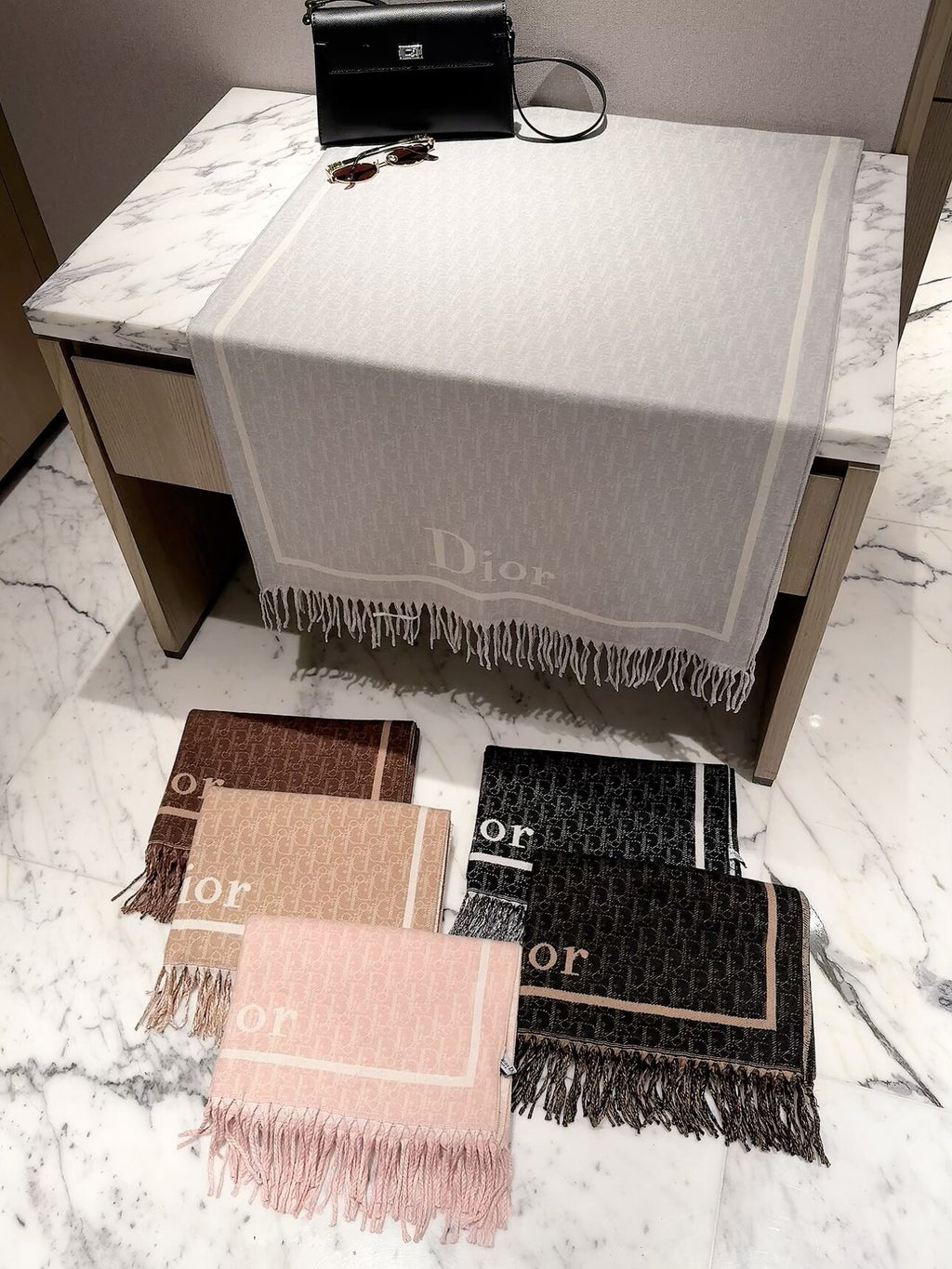 2026 New French-Inspired Jacquard Cashmere Scarf – Elegant Heritage Pattern, Soft Luxury Style