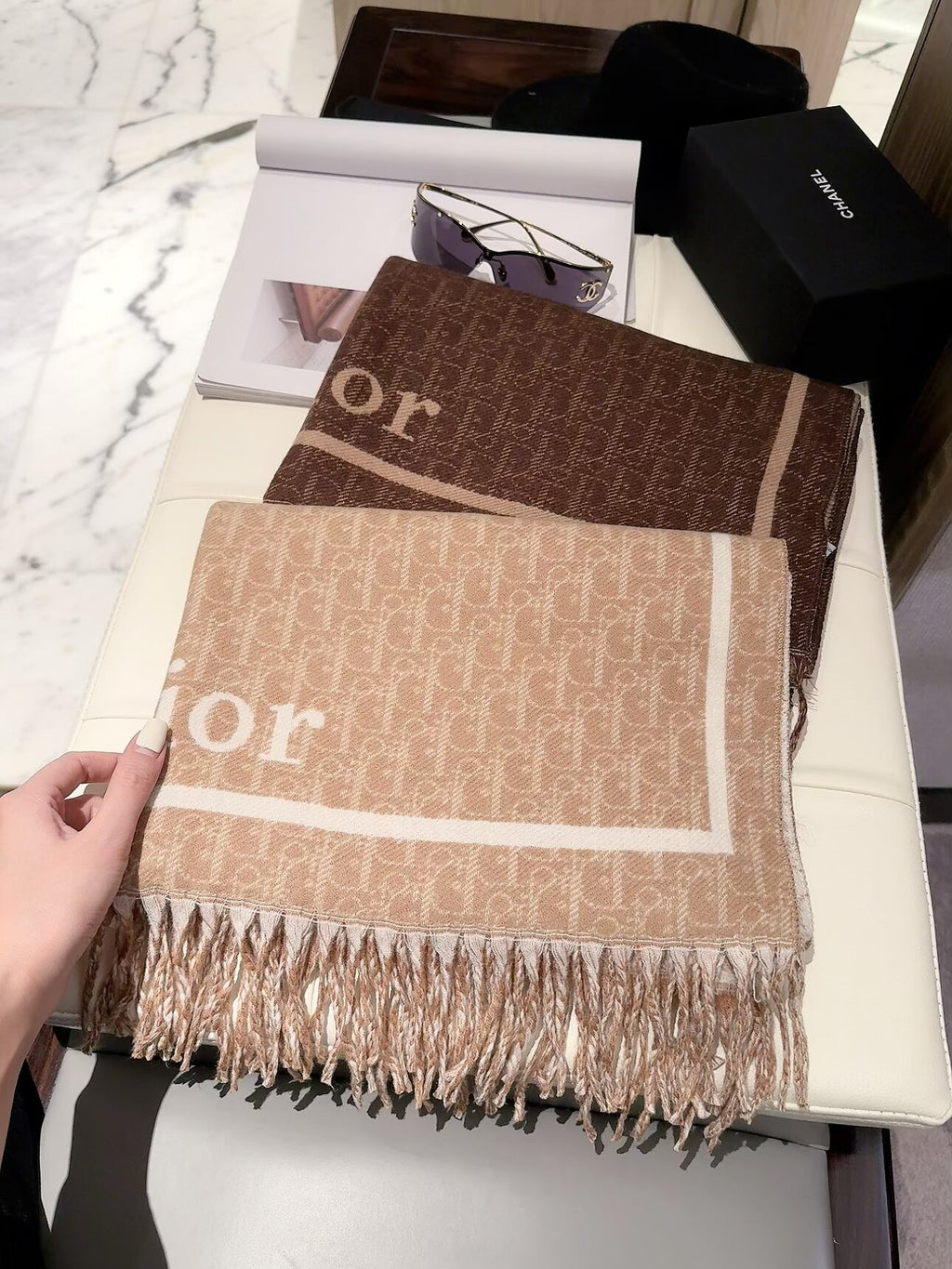 2026 New French-Inspired Jacquard Cashmere Scarf – Elegant Heritage Pattern, Soft Luxury Style