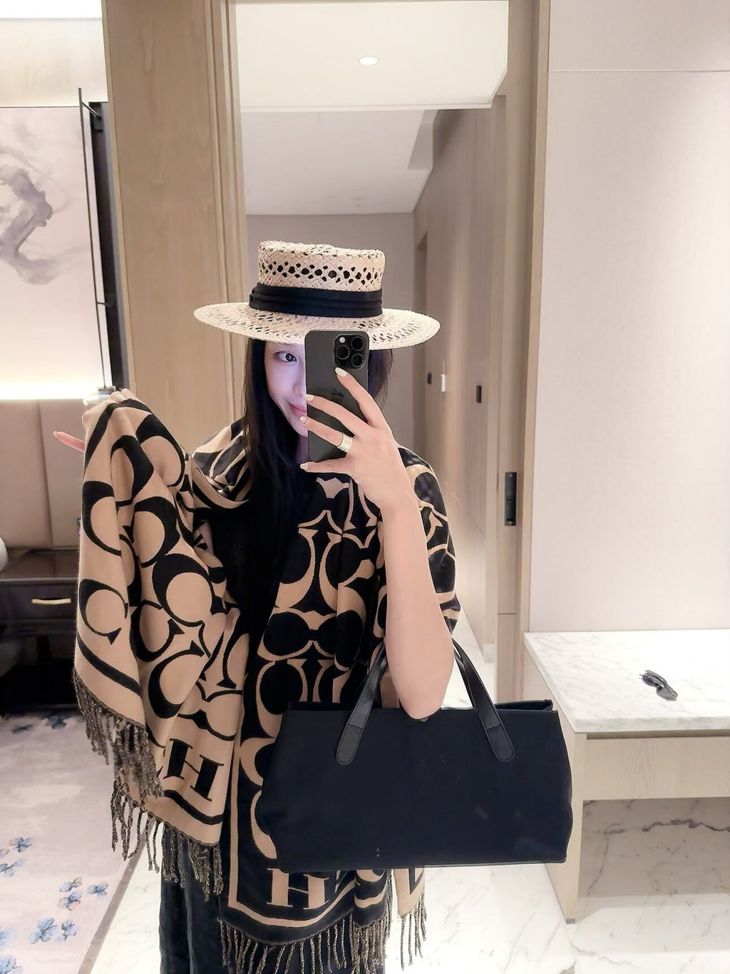 2026 New Classic Letter Pattern Cashmere Scarf ✨ Soft Thick Cashmere, Versatile Scarf & Wrap