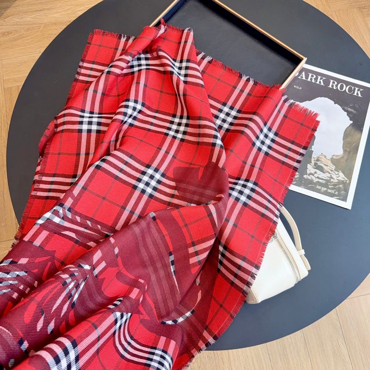 Reversible Equestrian Plaid Scarf – 70% Wool & 30% Silk, Double-Sided Contrast Design, 200 × 65 cm