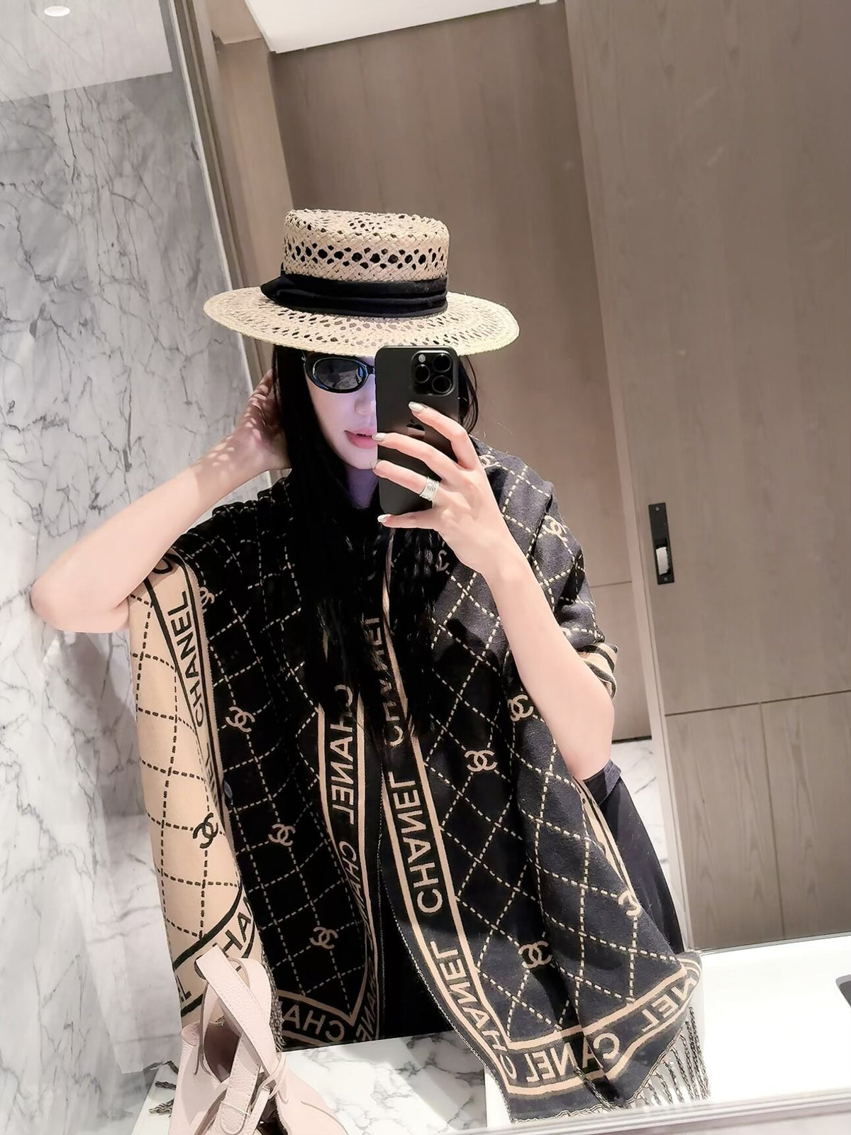 ✨ 2026 New Diamond Jacquard Cashmere Scarf – Soft, Elegant & Luxurious