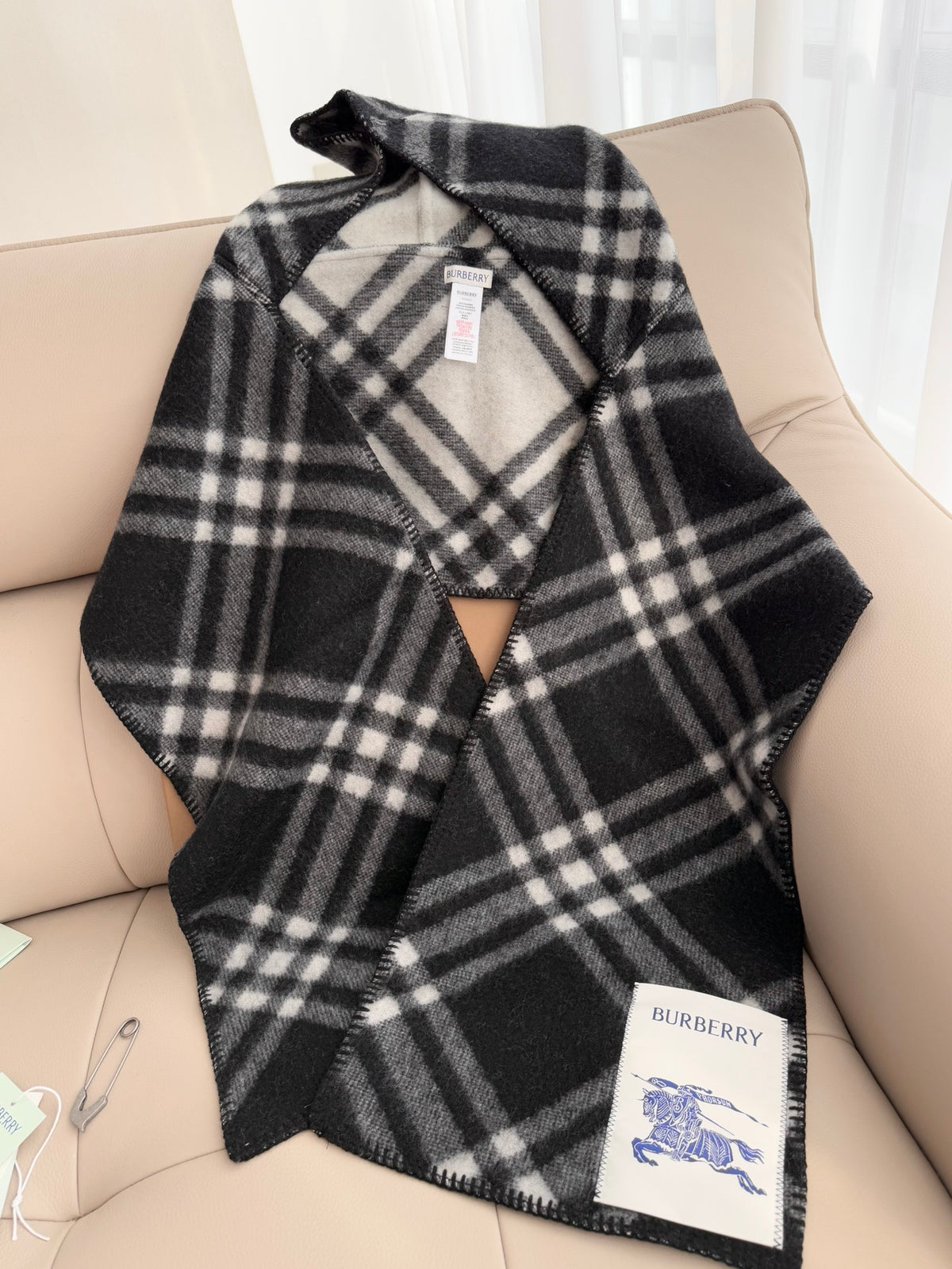 💰✨✨ In Stock | 2025 New Year Hooded Checkered Wool Shawl – Elegant Blanket-Style Wrap