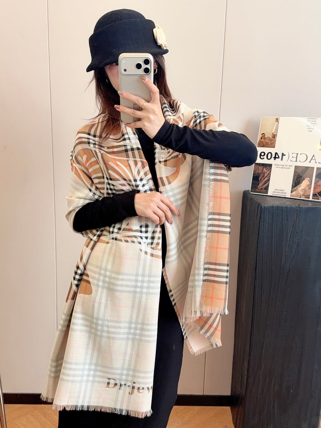 Reversible Equestrian Plaid Scarf – 70% Wool & 30% Silk, Double-Sided Contrast Design, 200 × 65 cm