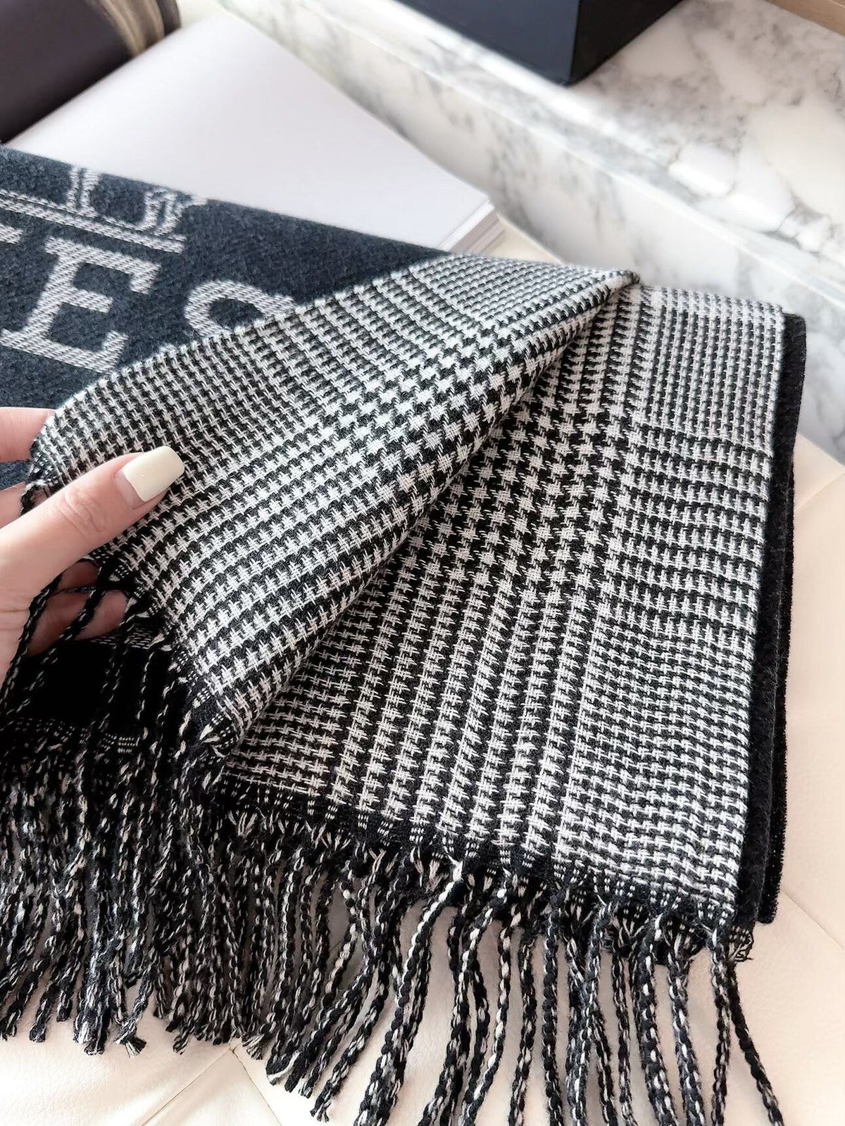 2026 New Double-Sided Carriage Cashmere Scarf Elegant Heritage Style