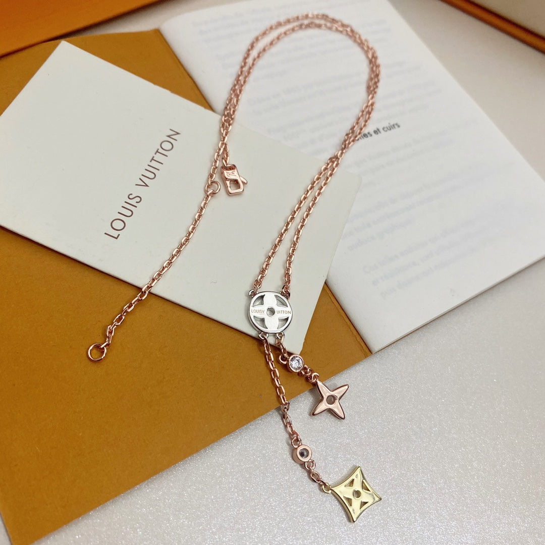 Idylle Blossom Pendant Necklace