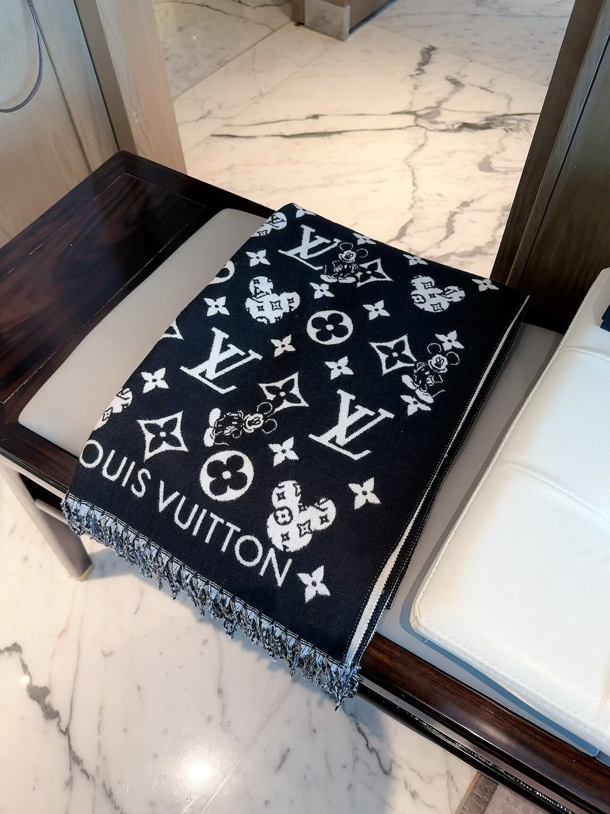 ✨ 2026 New Playful Vintage Jacquard Cashmere Scarf – Cute & Refined Scarf & Wrap