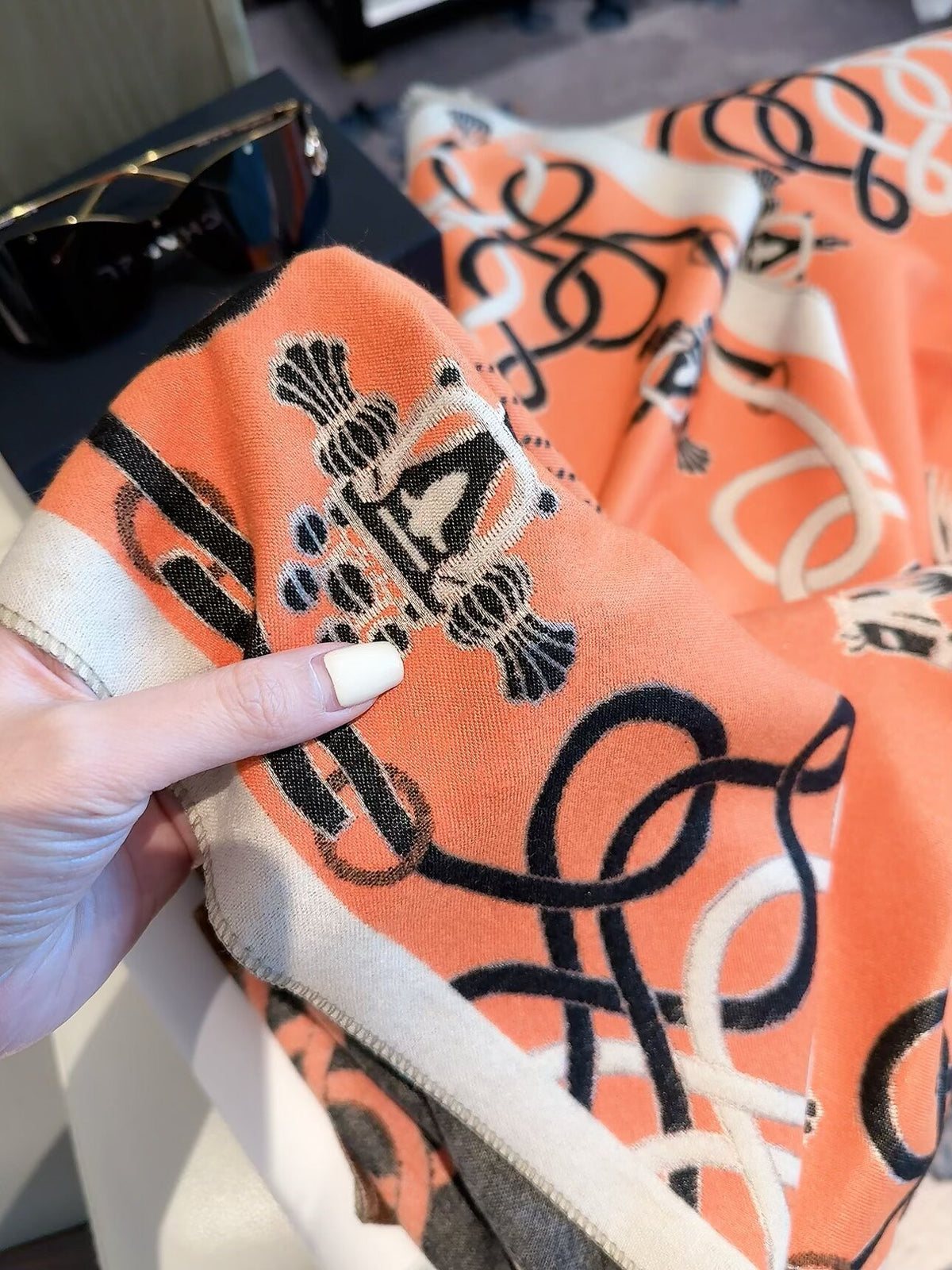 2026 New Vintage Equestrian Cashmere Scarf – Ornamental Horse Motif, Elegant Heritage Style